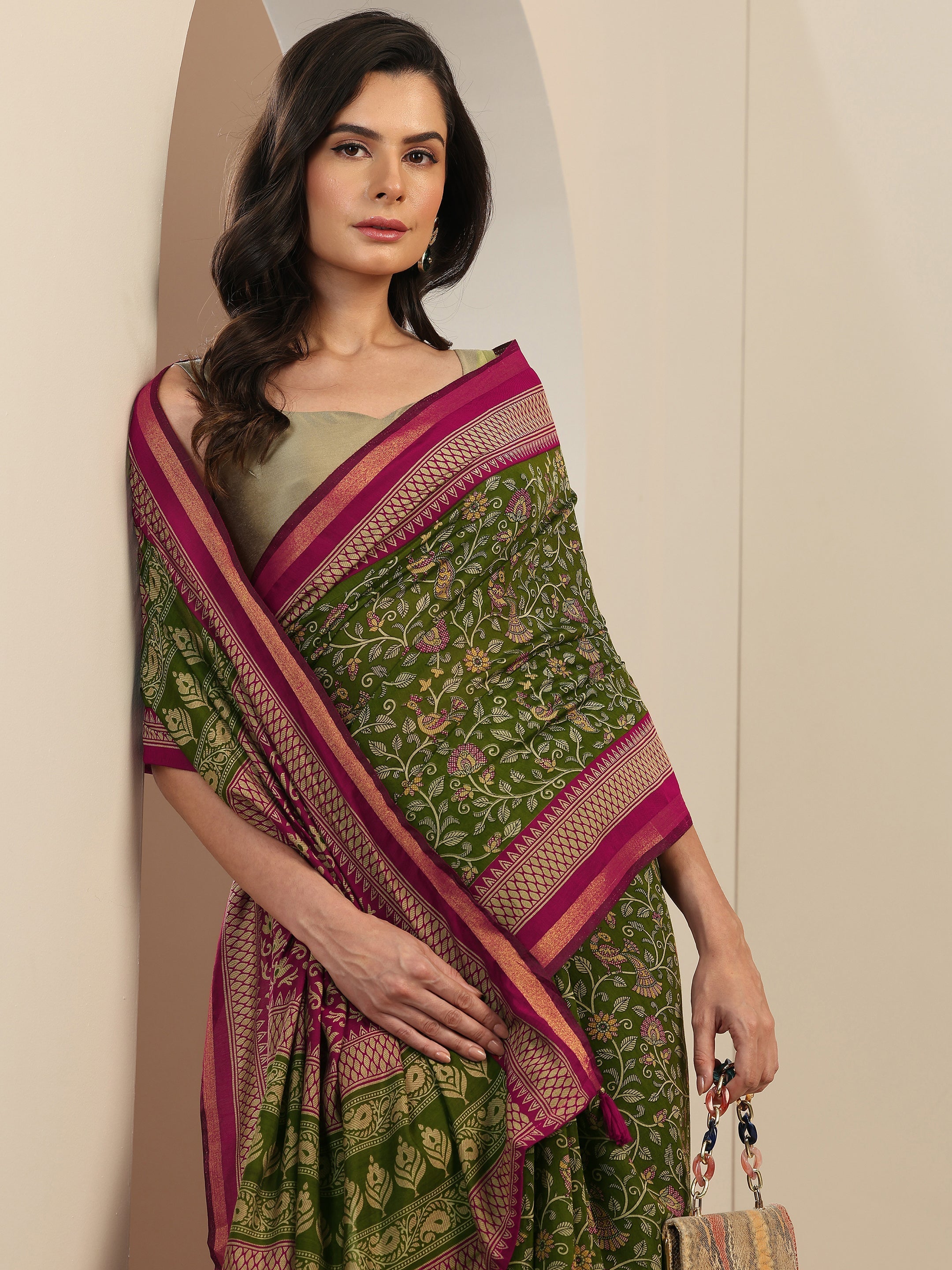 Green Printed Silk Blend Saree With Unstitched Blouse Piece