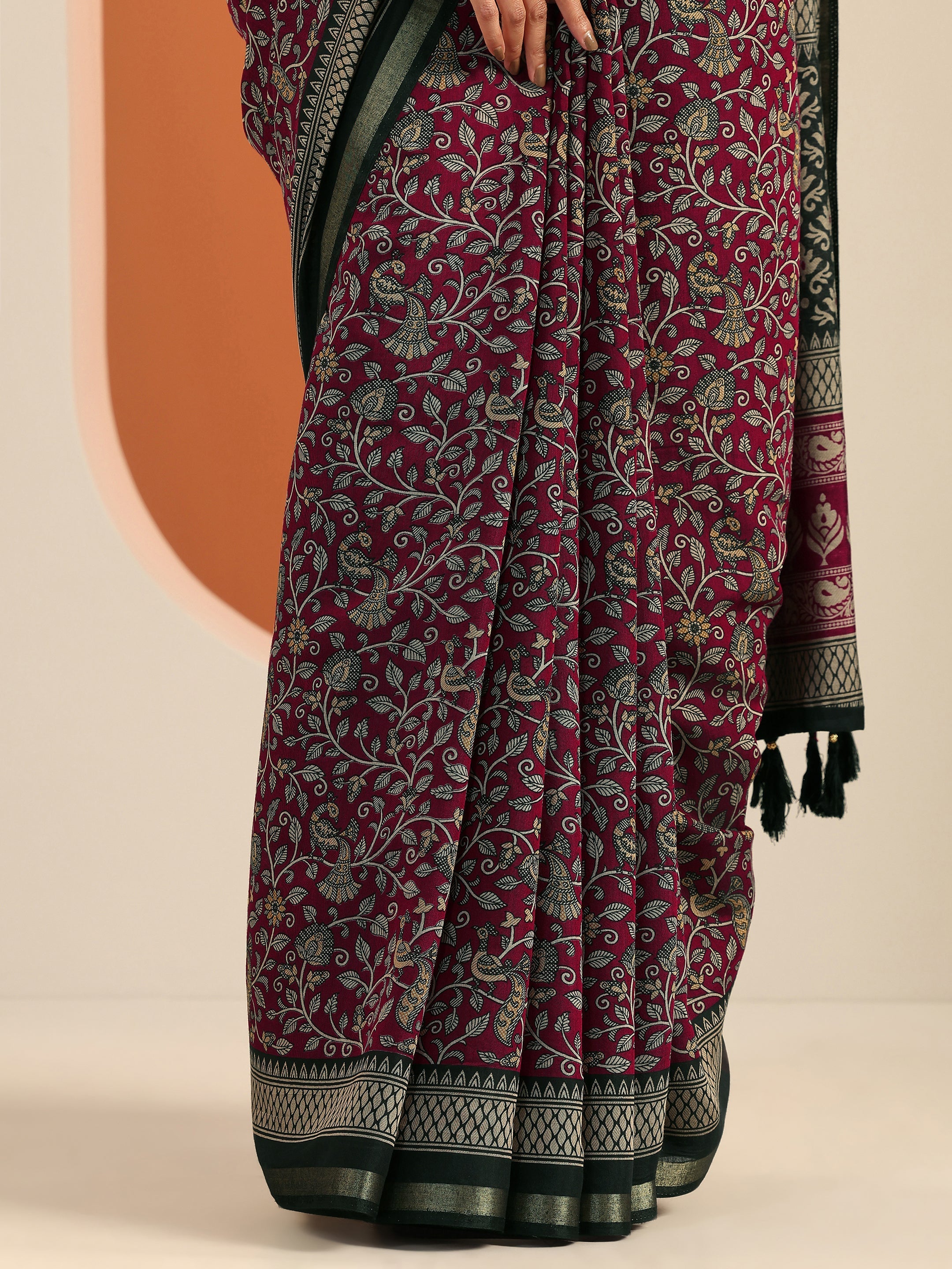 Maroon Printed Silk Blend Saree With Unstitched Blouse Piece