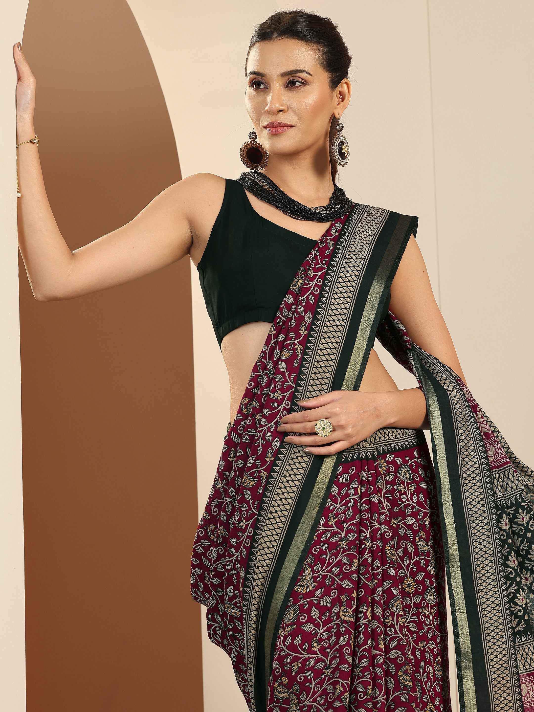Maroon Printed Silk Blend Saree With Unstitched Blouse Piece
