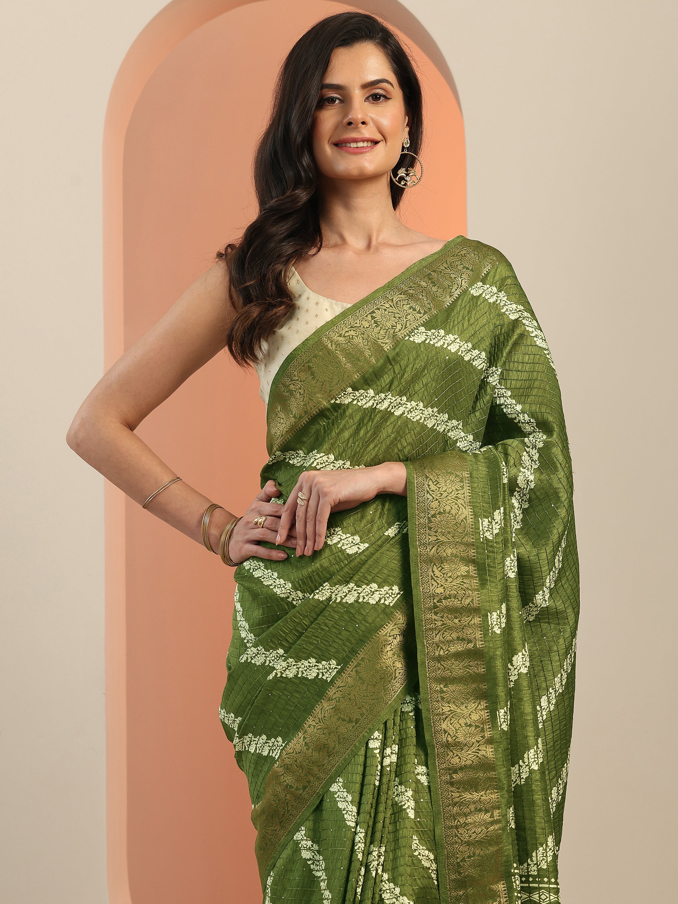 Olive Printed Silk Blend Saree With Unstitched Blouse Piece