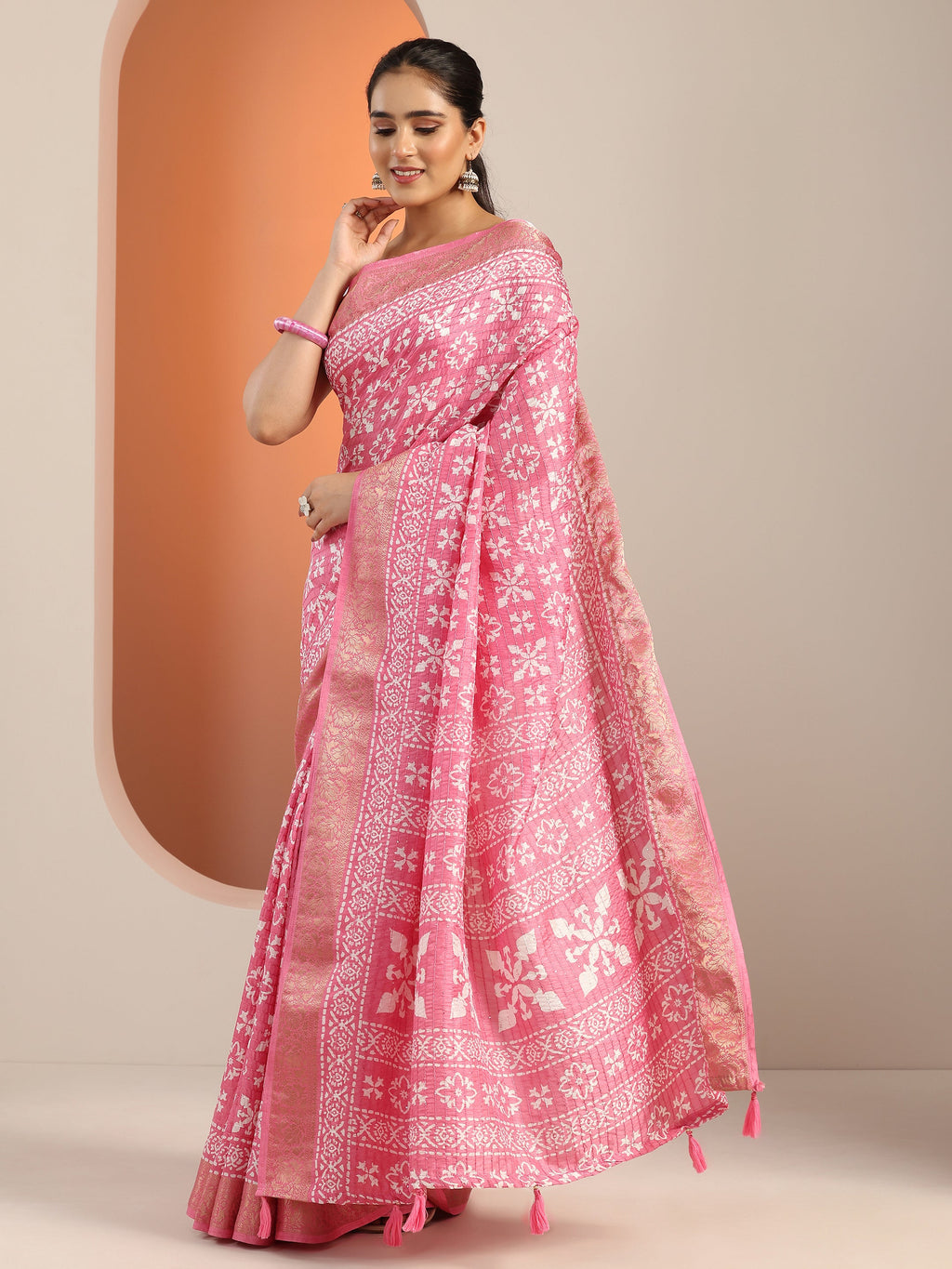 Pink Printed Silk Blend Saree With Unstitched Blouse Piece
