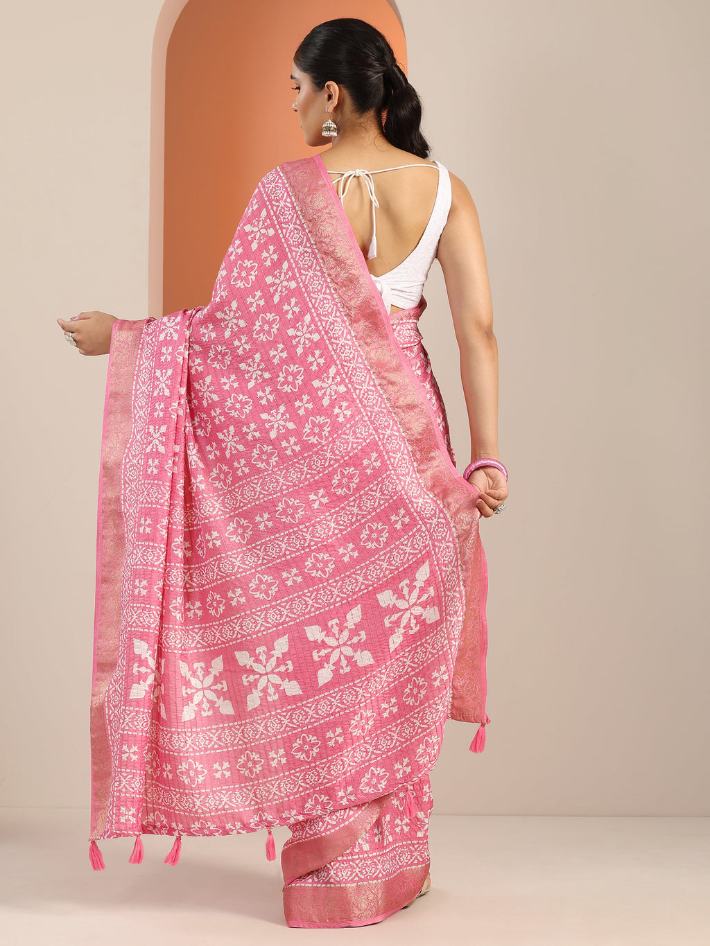 Pink Printed Silk Blend Saree With Unstitched Blouse Piece