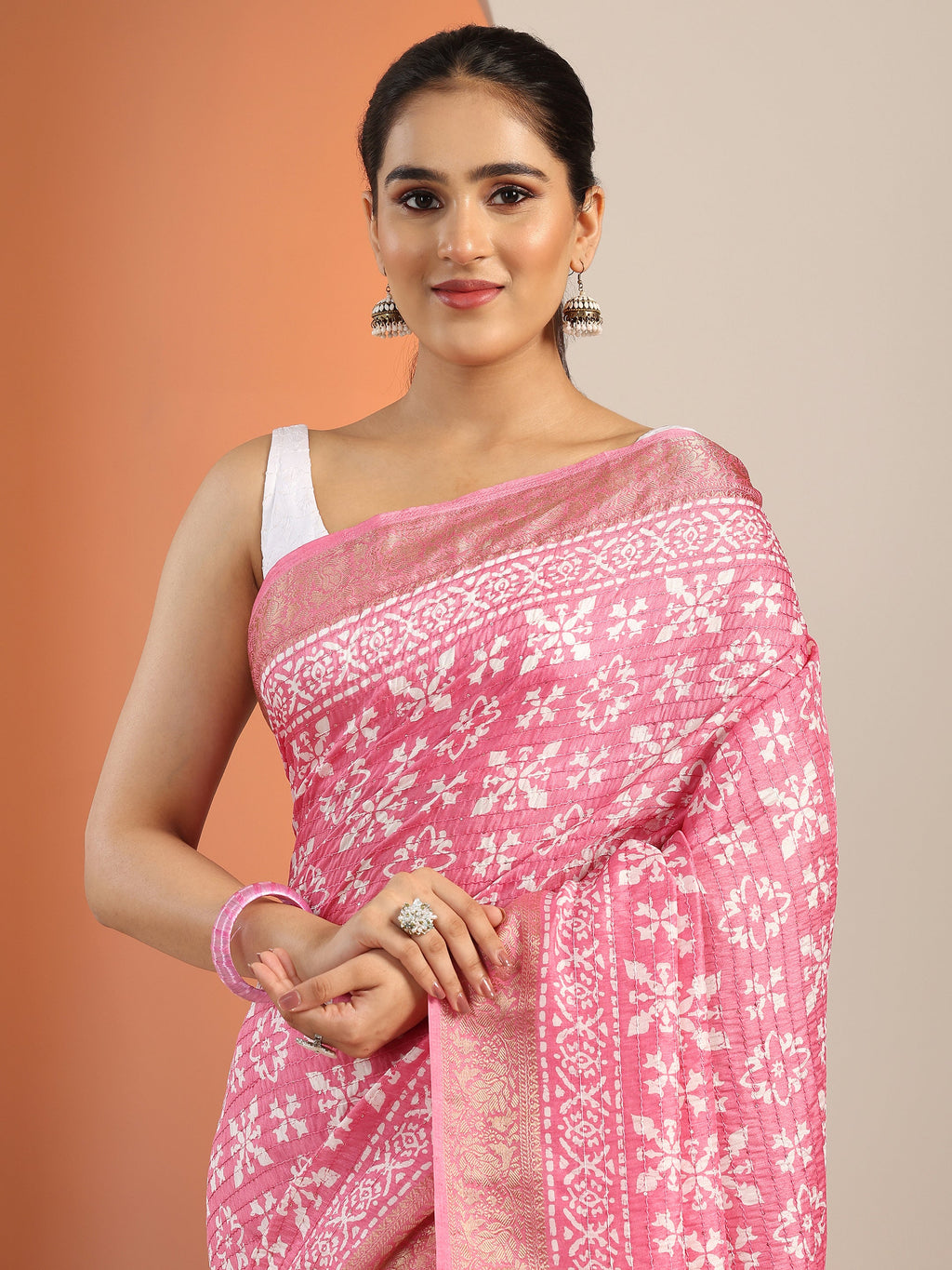 Pink Printed Silk Blend Saree With Unstitched Blouse Piece