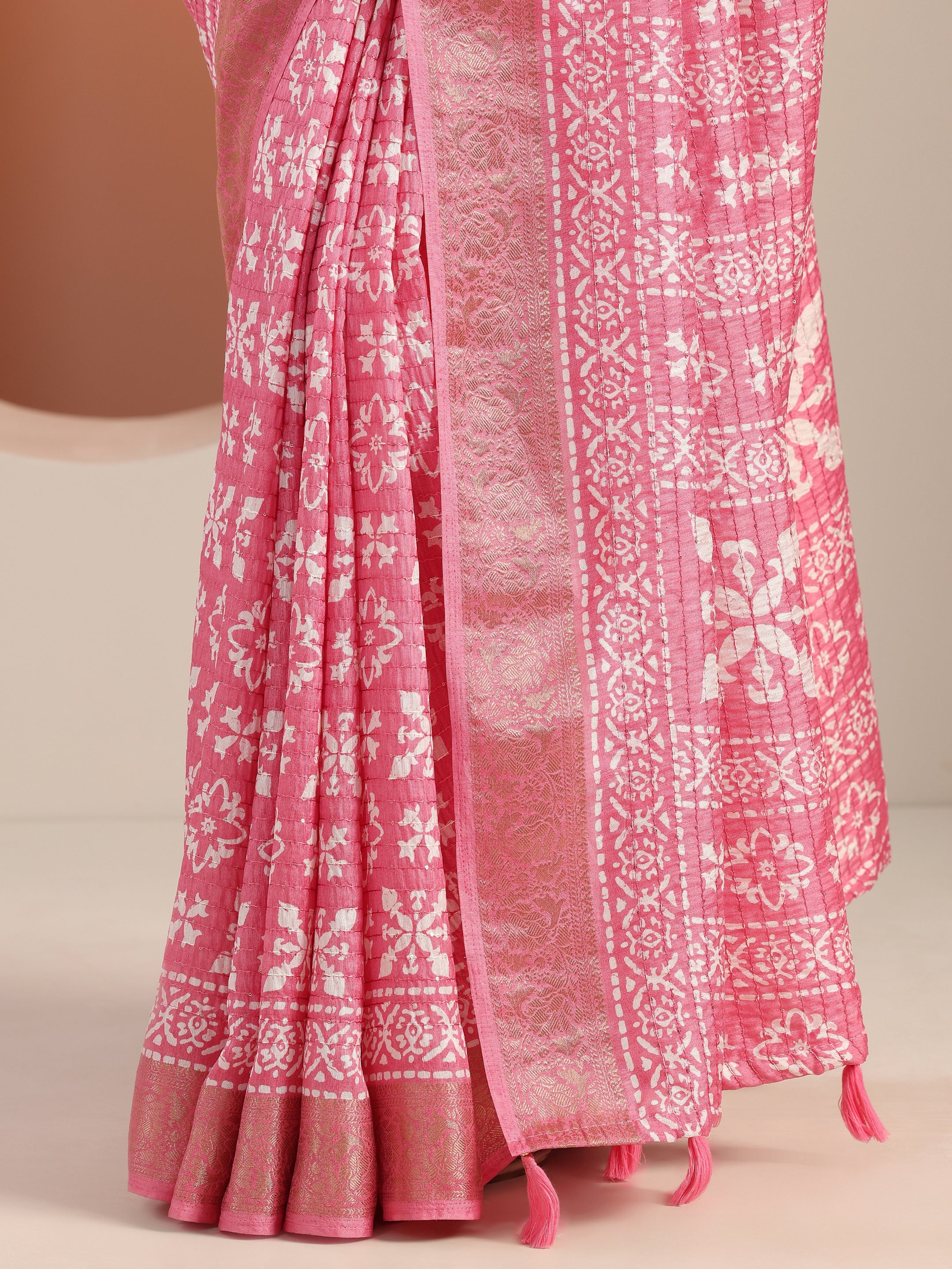Pink Printed Silk Blend Saree With Unstitched Blouse Piece