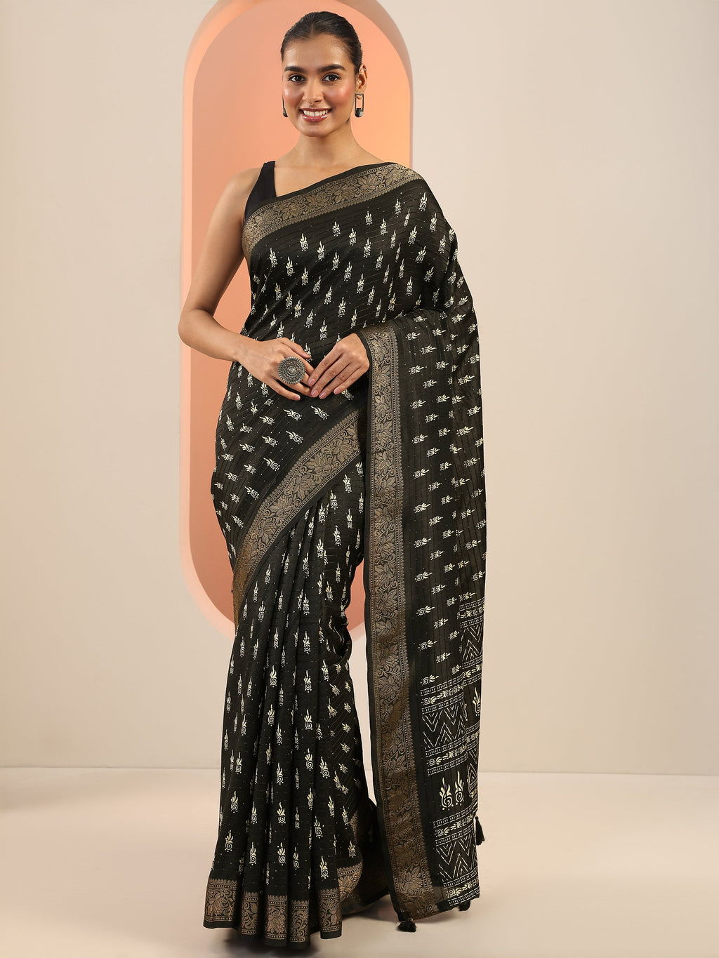 Black Printed Silk Saree With Unstitched Blouse Piece