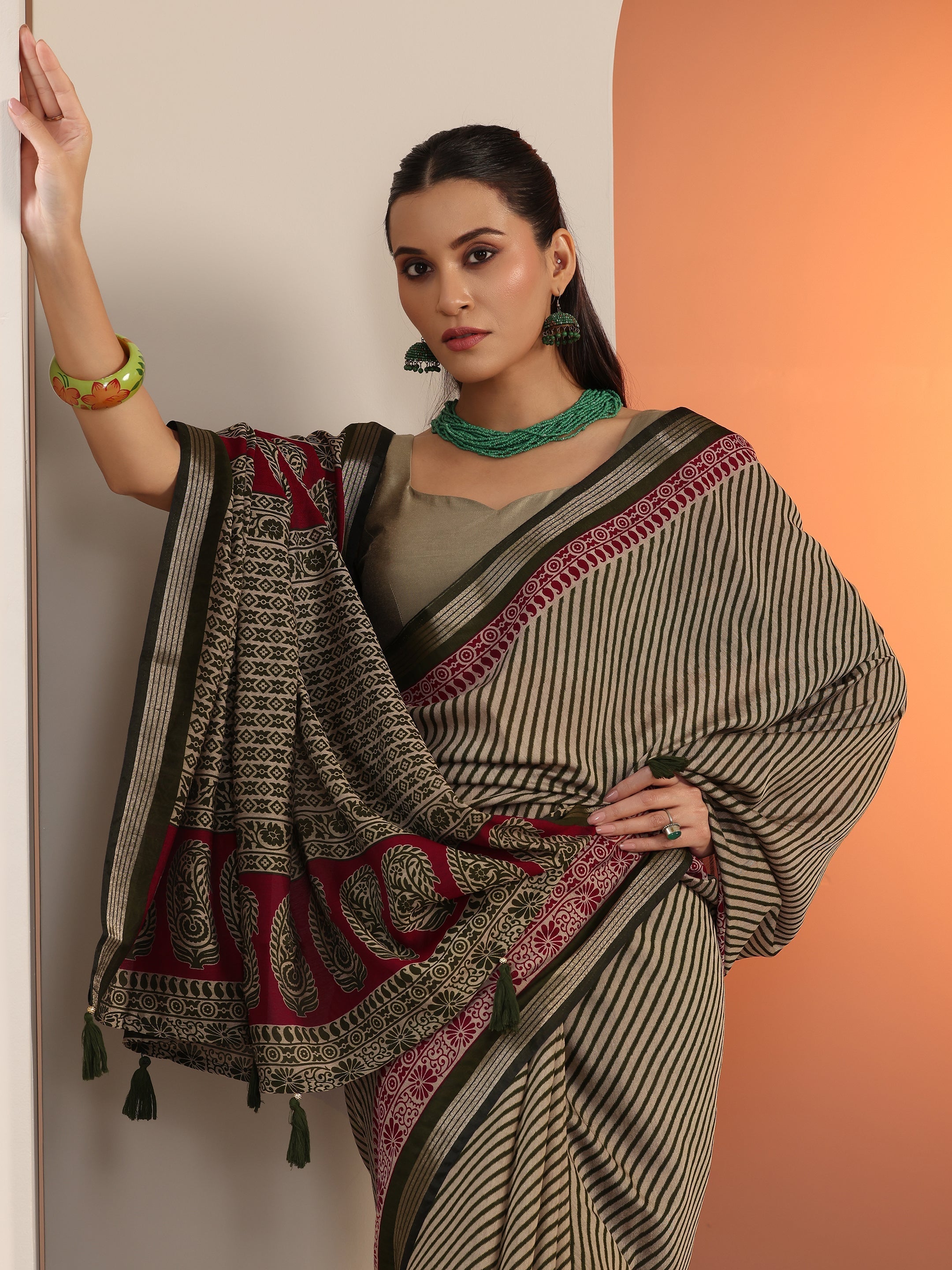 Olive Printed Cotton Blend Saree With Unstitched Blouse Piece