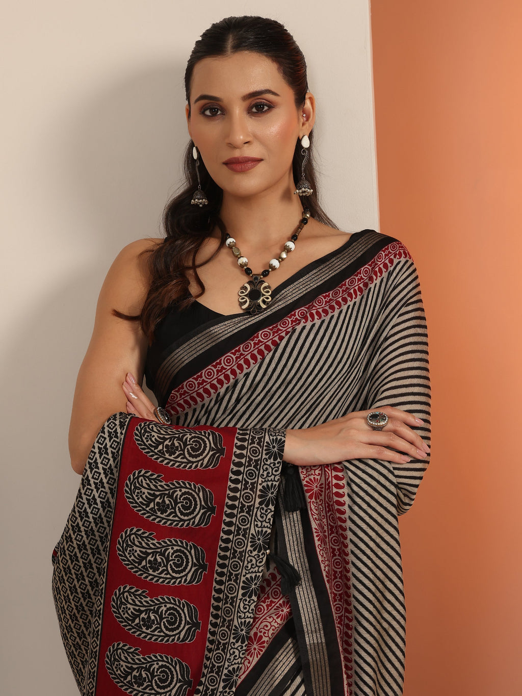 Black Printed Cotton Blend Saree With Unstitched Blouse Piece