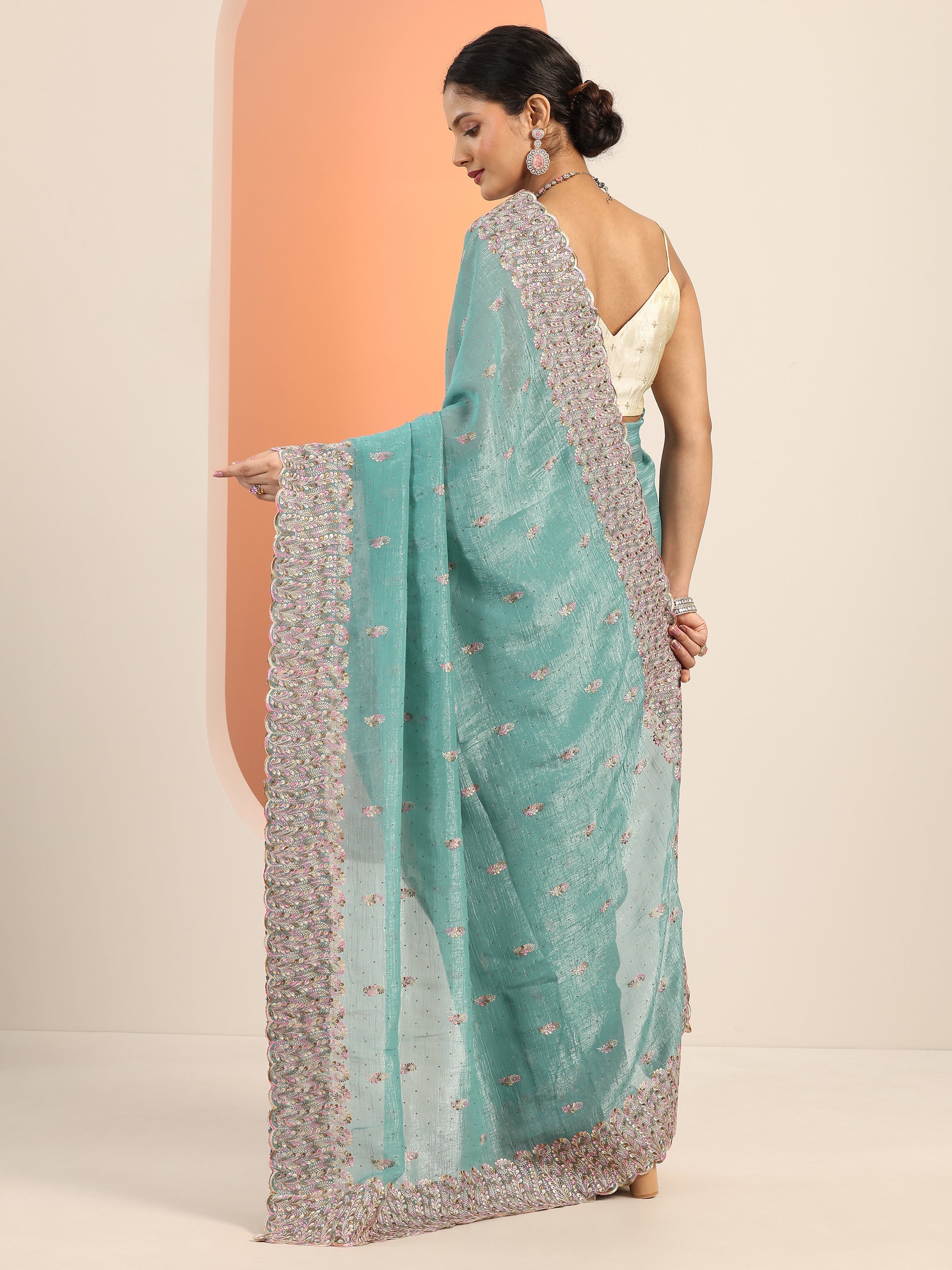 Blue Embroidered Silk blend Saree With Unstitched Blouse Piece