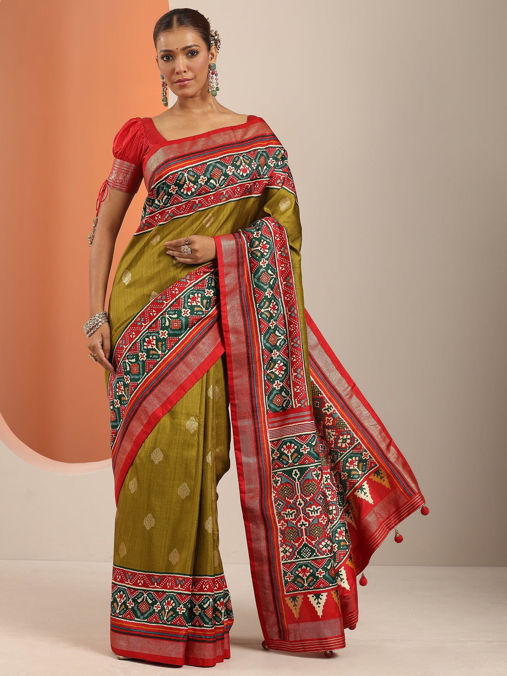 Olive Embellished Silk Blend Saree With Unstitched Blouse Piece