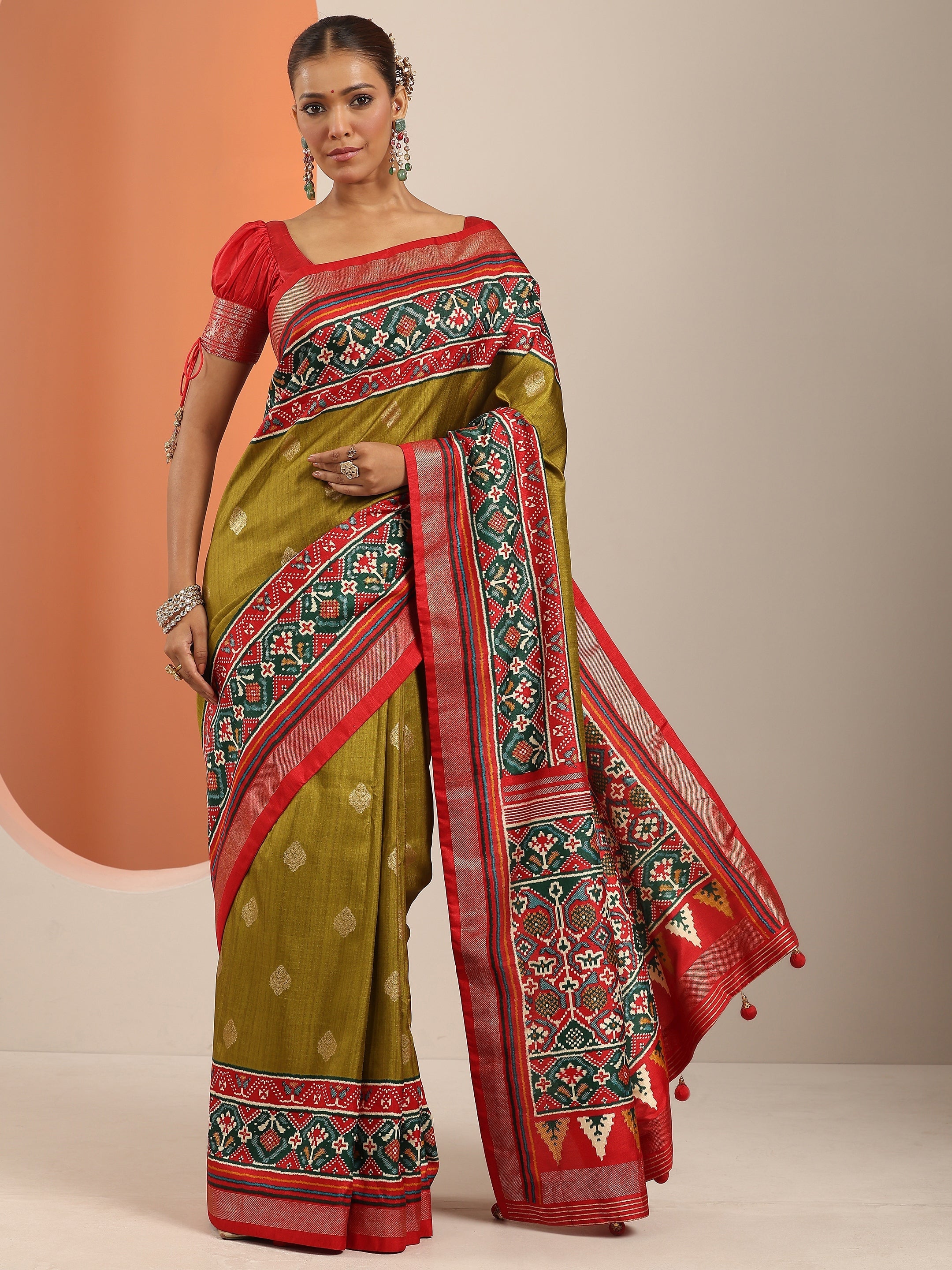 Olive Embellished Silk Blend Saree With Unstitched Blouse Piece