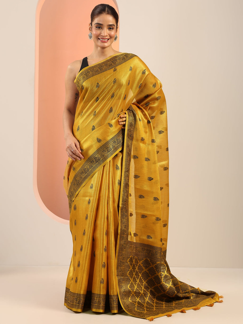 Mustard Embellished Silk Blend Saree With Unstitched Blouse Piece