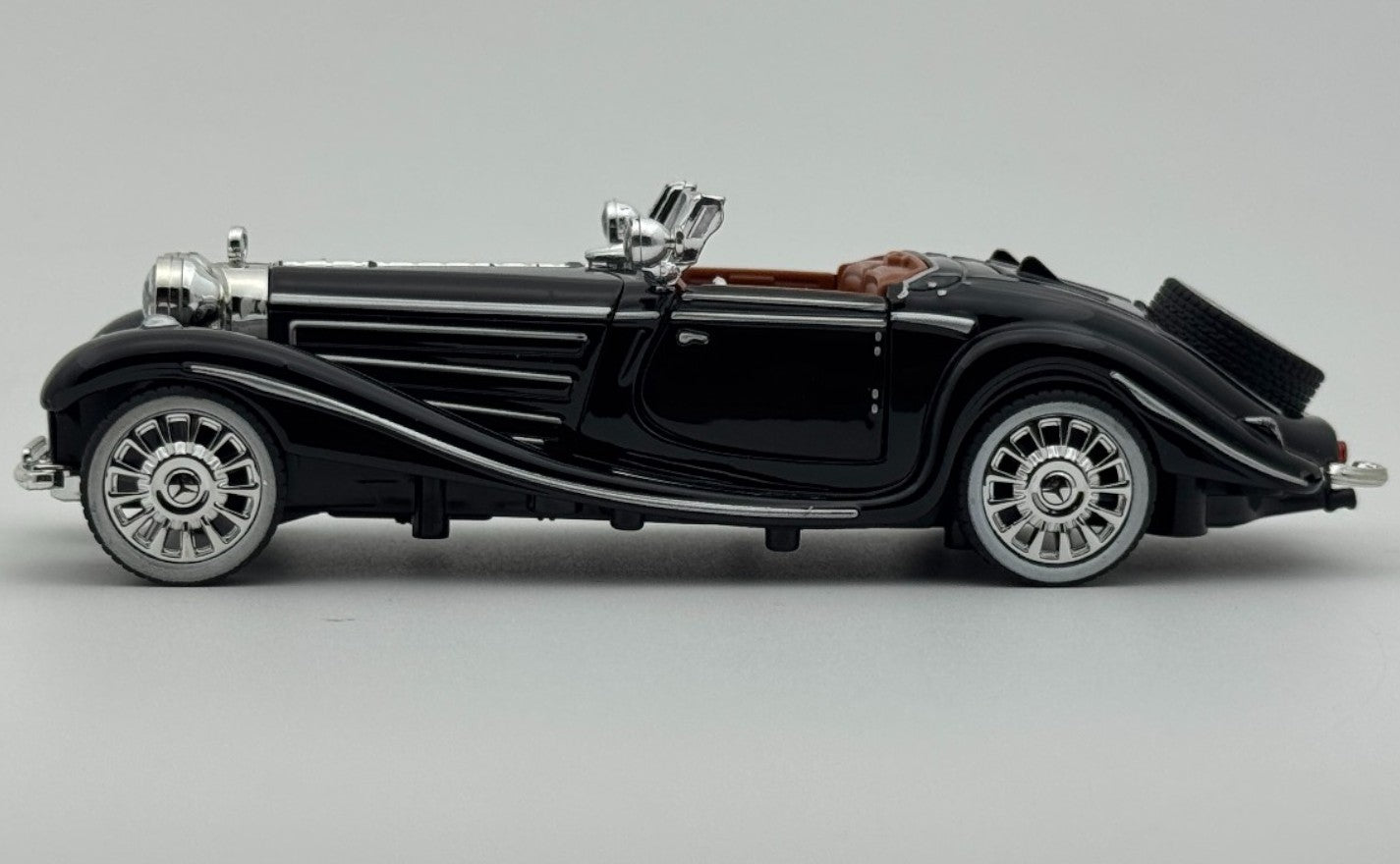 1936 Mercedes Benz 500K 1:24 Roadster diecast scale model car collectible | Assorted Colors