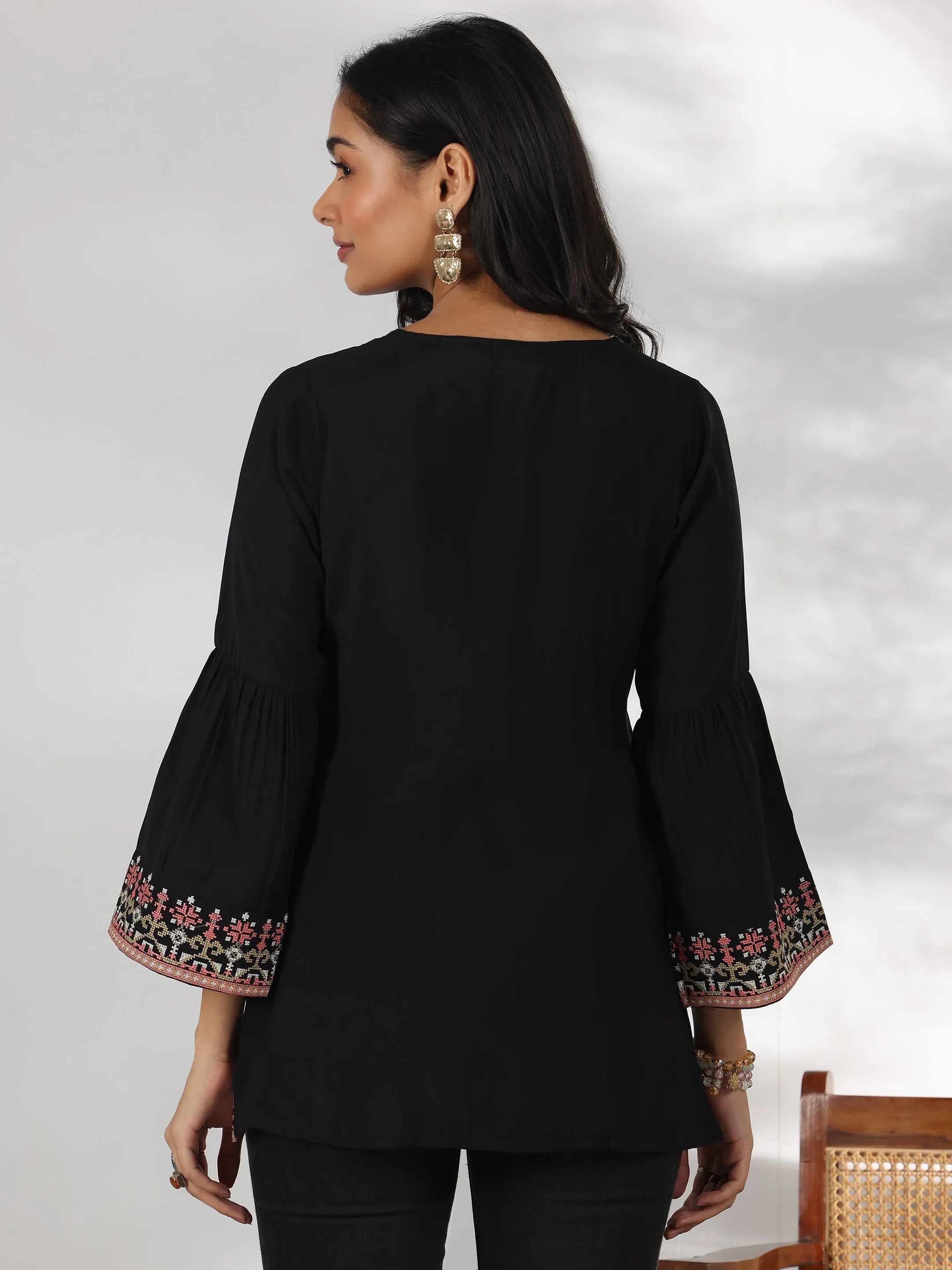 Black Embroidered Silk Blend Straight Kurti