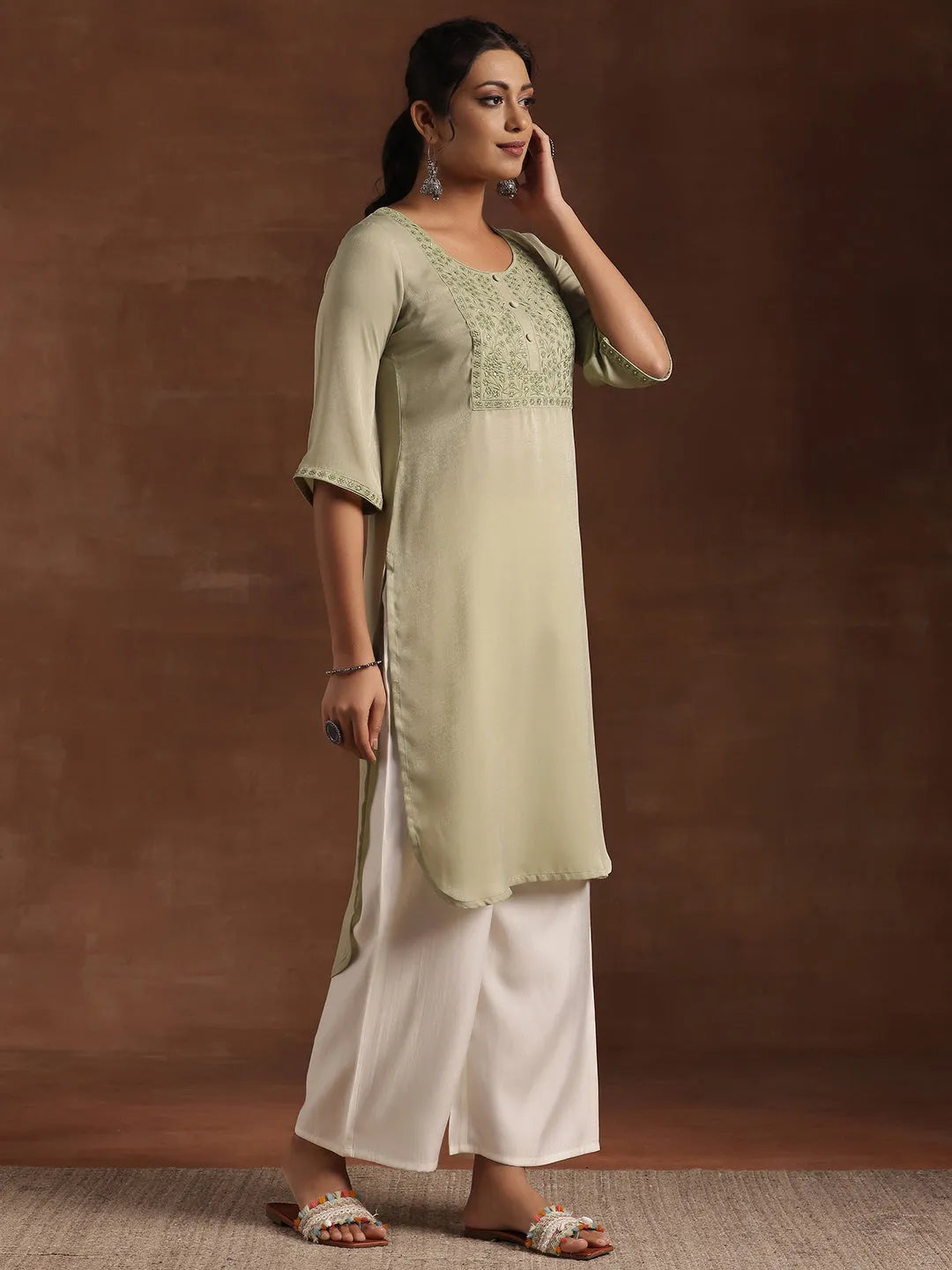 Green Yoke Design Polyester Straight Kurta