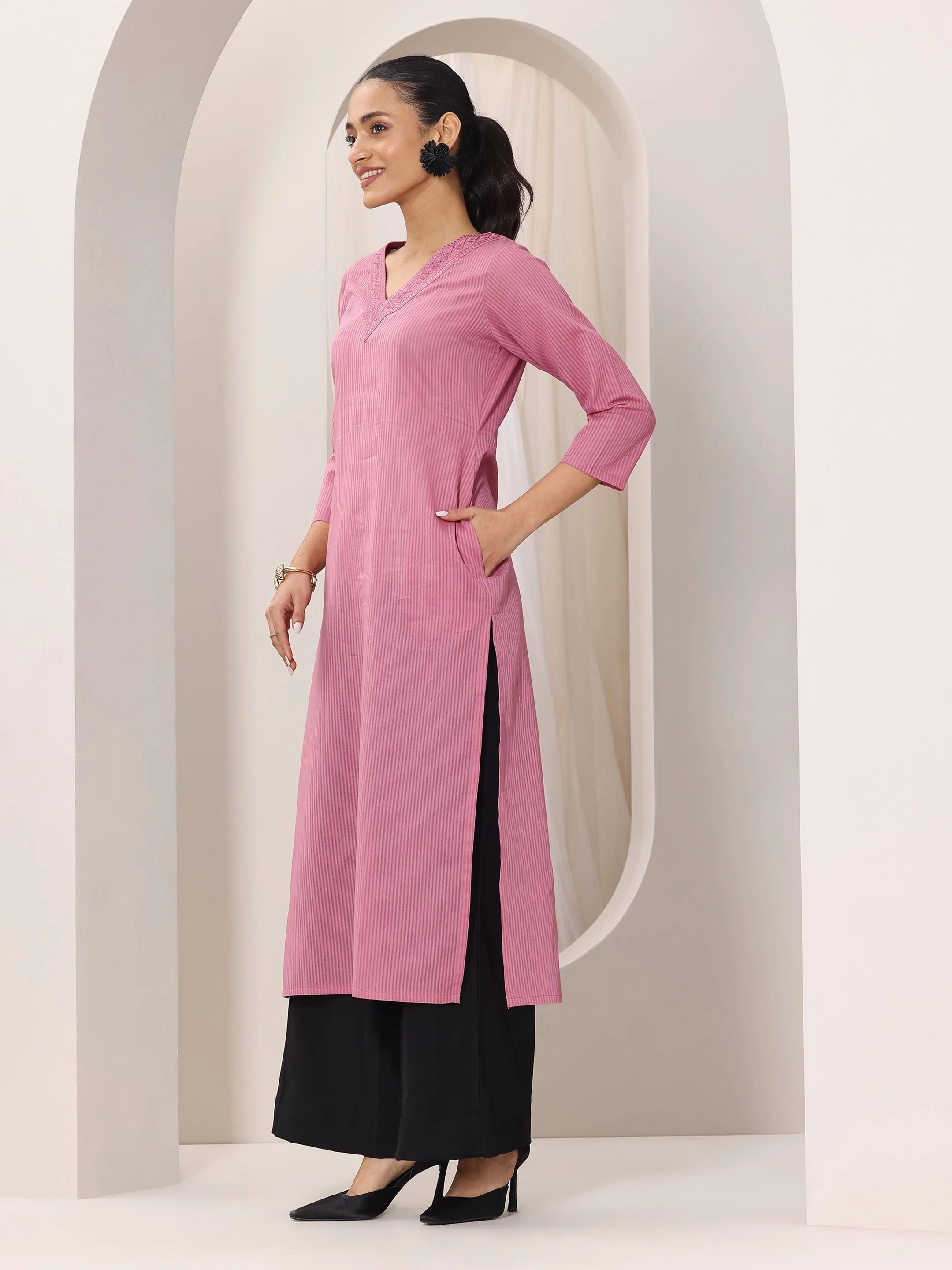 Pink Printed Cotton Straight Kurta