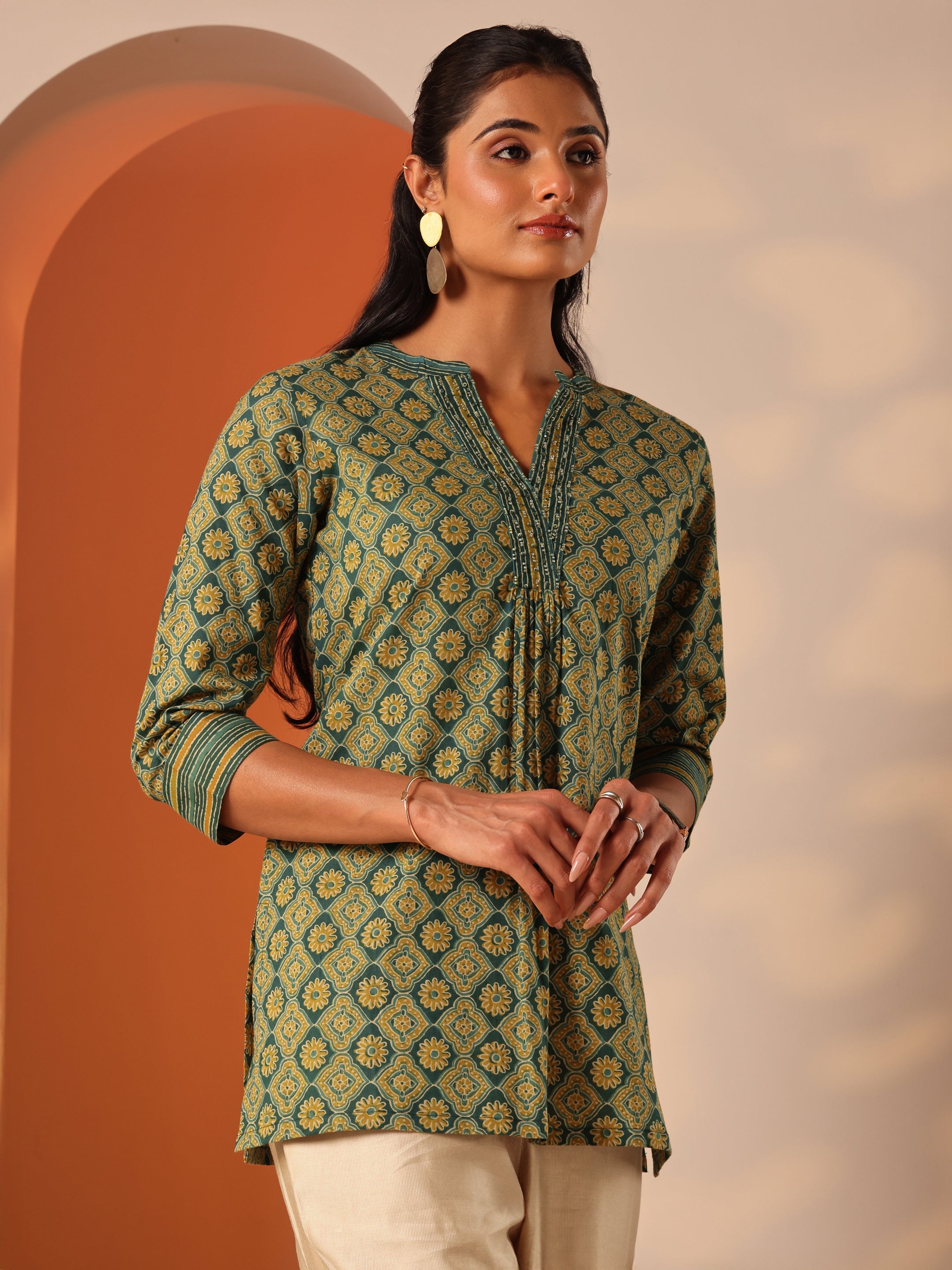 Green Printed Cotton Straight Shorti Kurti