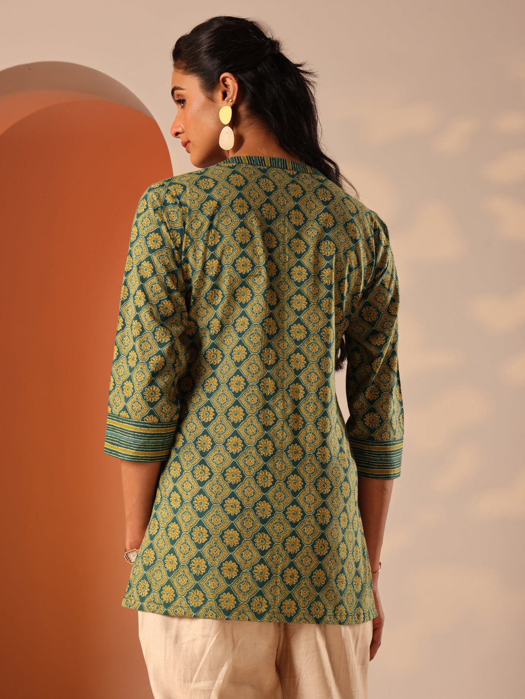 Green Printed Cotton Straight Shorti Kurti