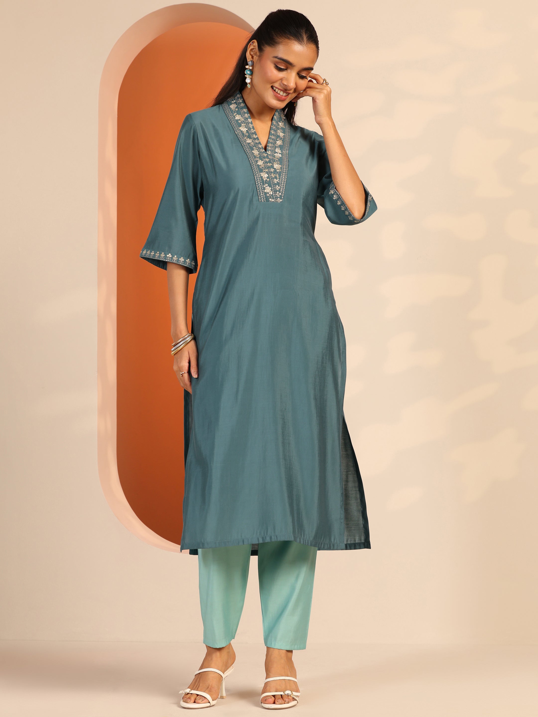 Blue Embellished Silk Blend Straight Kurta