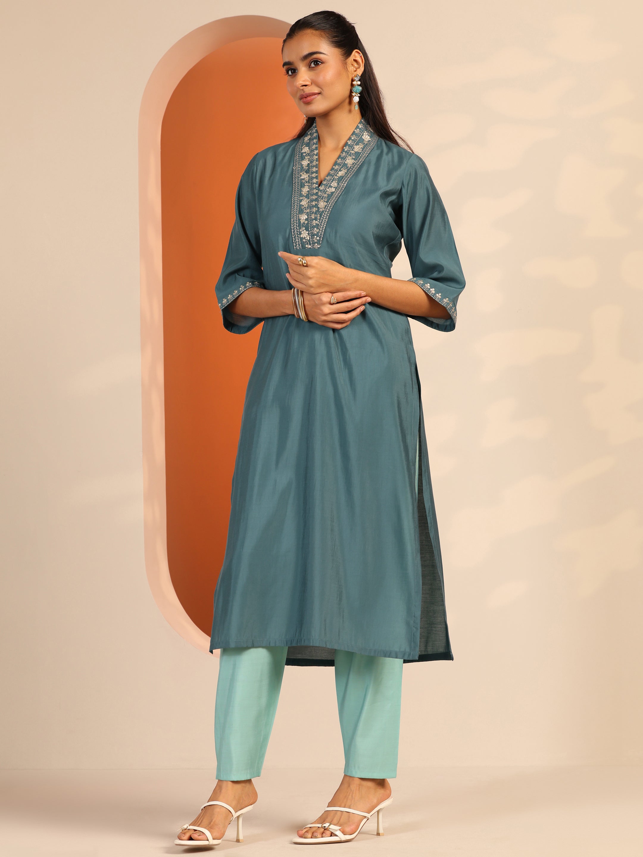 Blue Embellished Silk Blend Straight Kurta