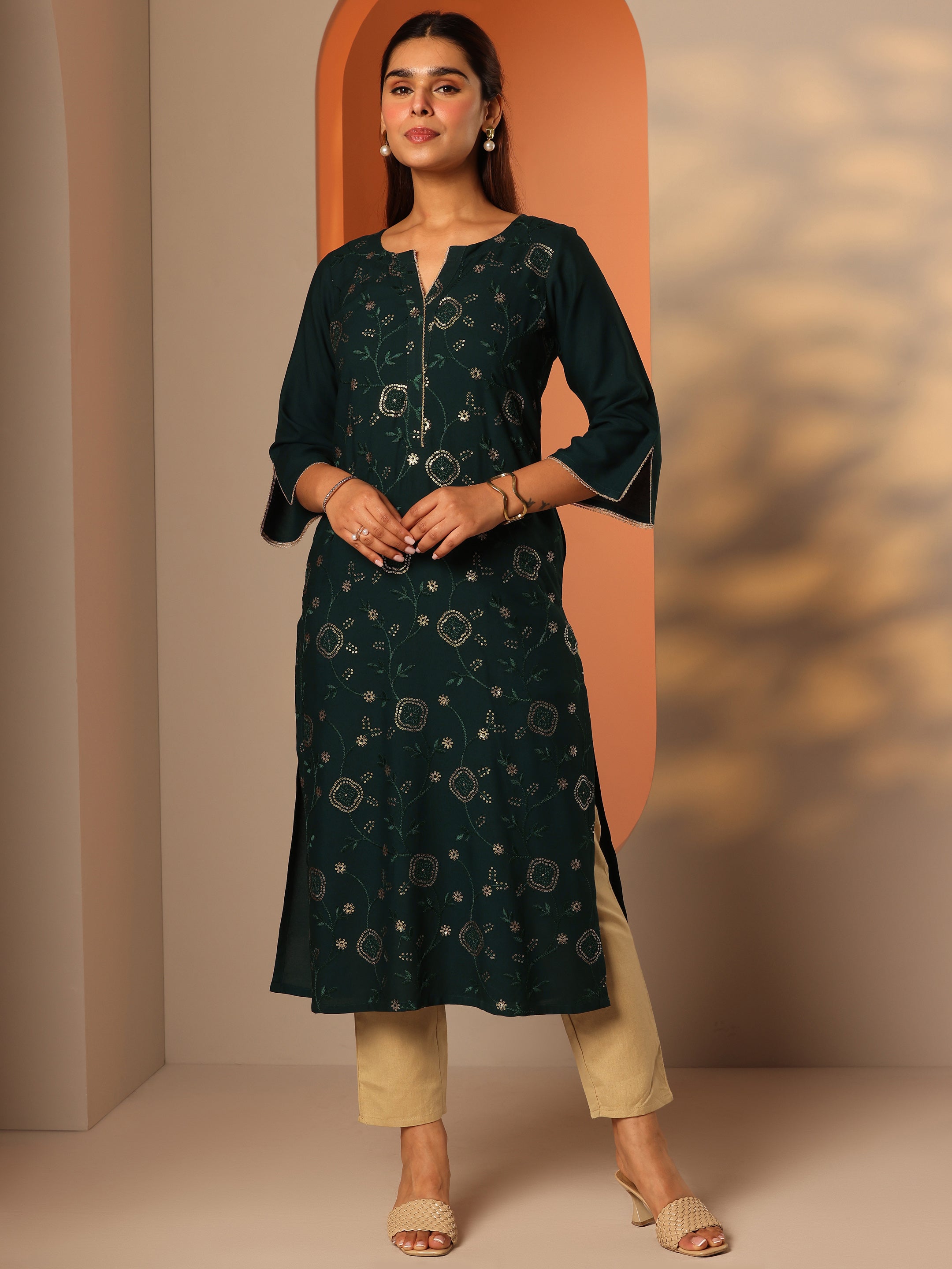 Green Embroidered Rayon Straight Kurta