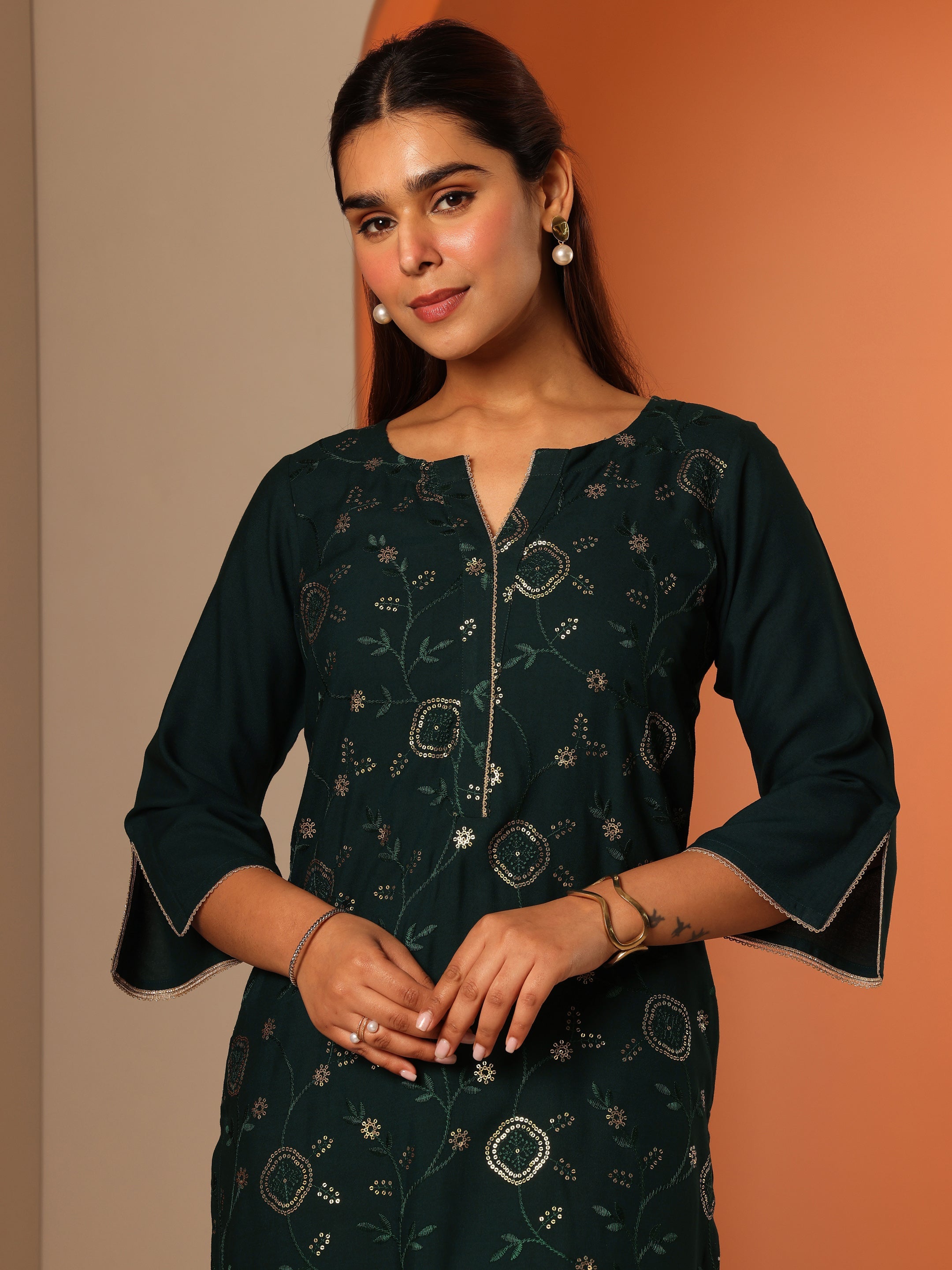 Green Embroidered Rayon Straight Kurta