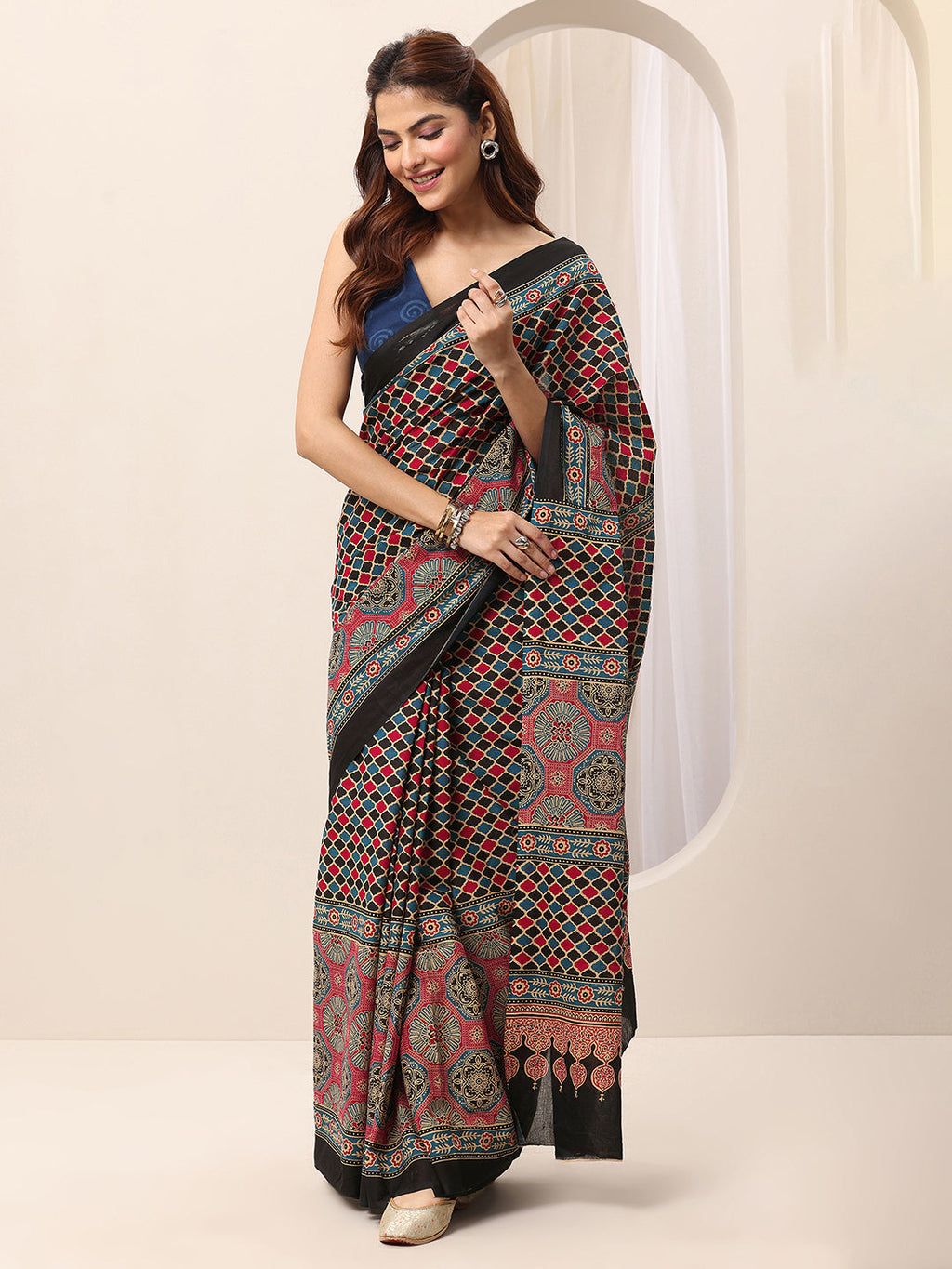 Maroon Printed Cotton Saree With Unstitched Blouse Piece