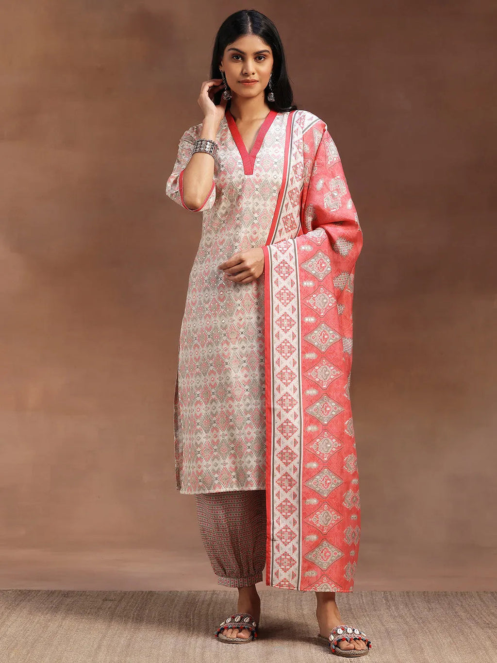 Pink Printed Silk Blend Straight Suit With Dupatta