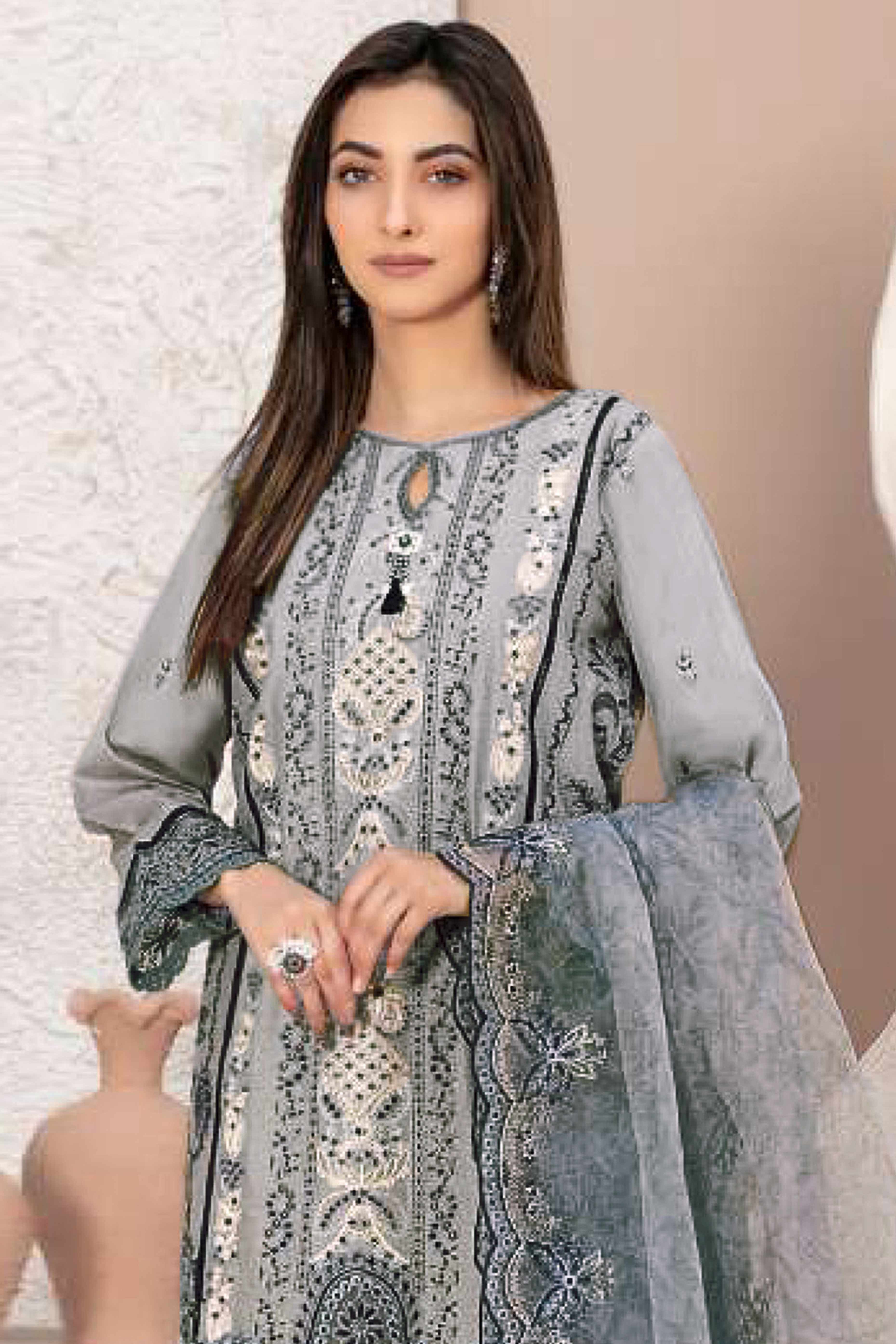 Grey Floral Design Dress Material Crafted from Lightweight Georgette Fabric