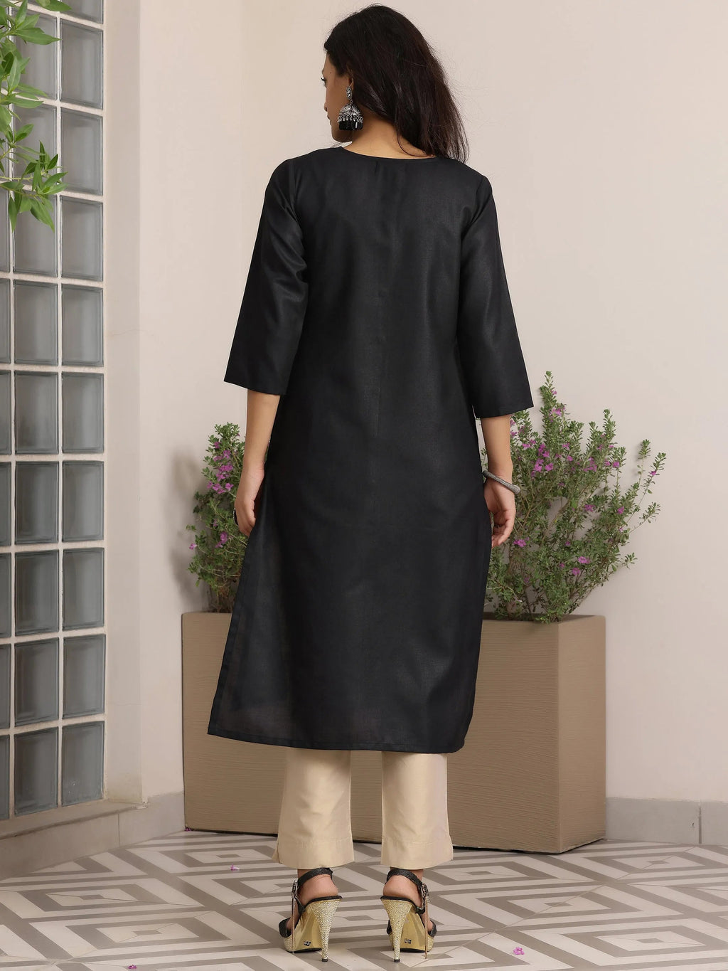 Black Solid Cotton Blend Straight Kurta