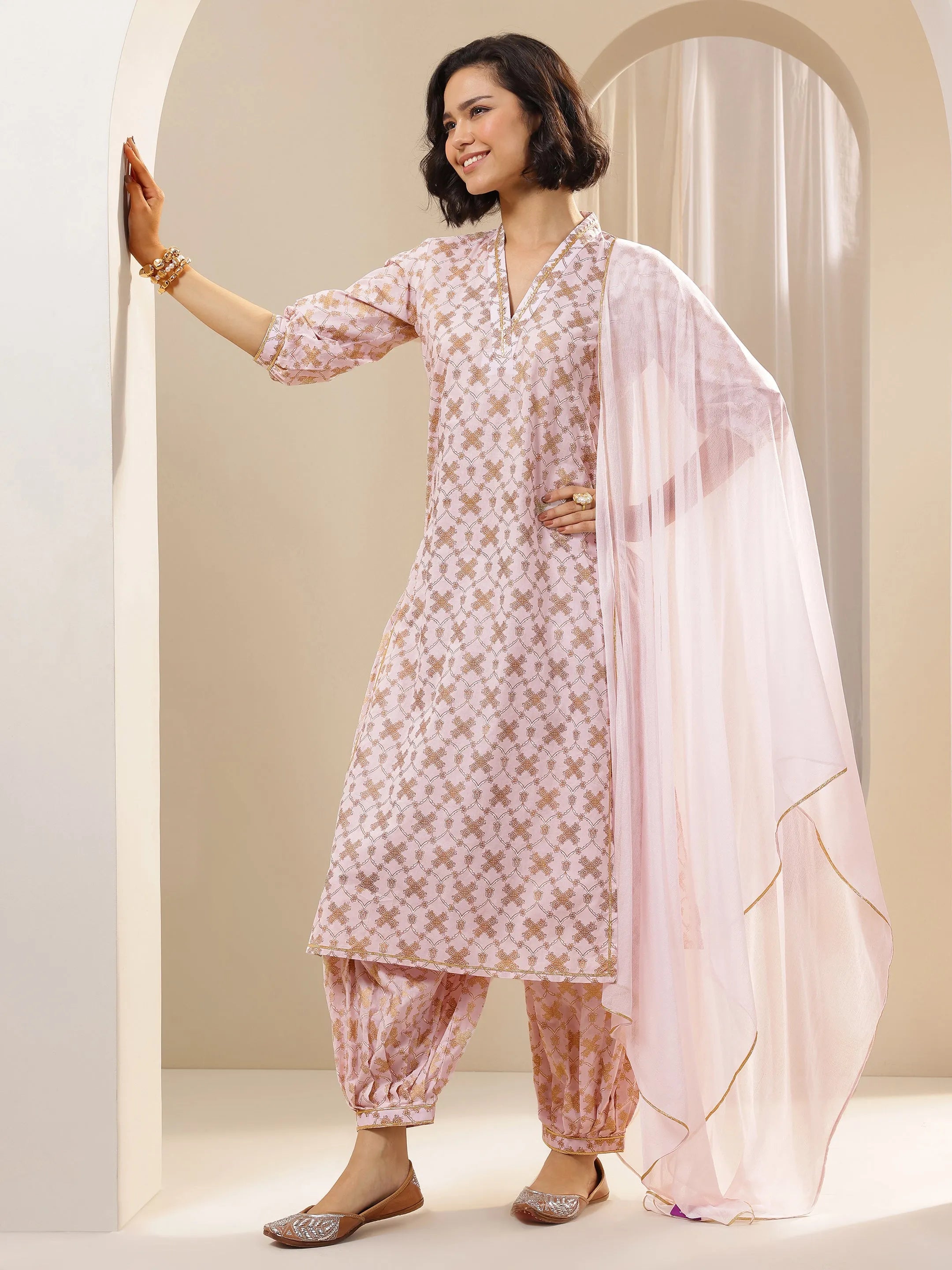 Pink Printed Cotton Straight Suit Sets With Dupatta