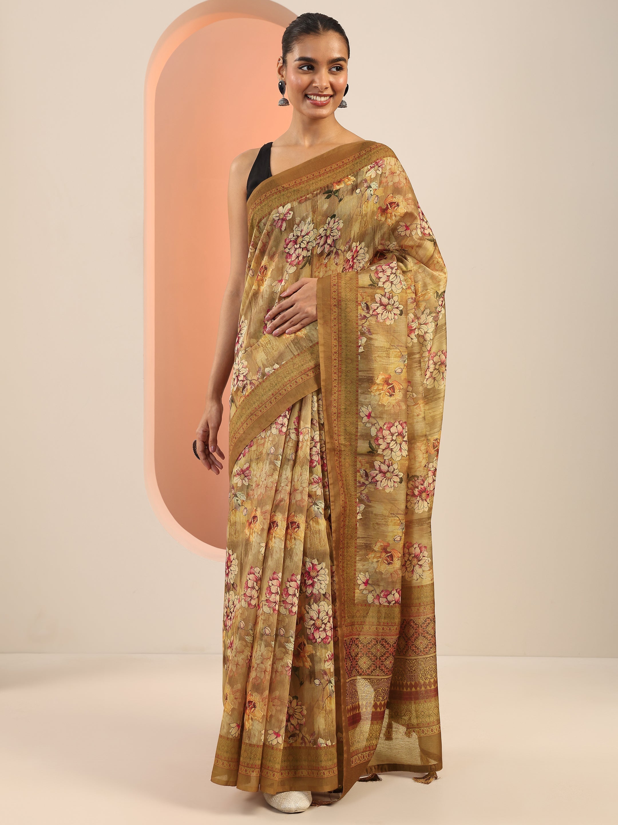 Mustard Printed Silk Saree With Unstitched Blouse Piece