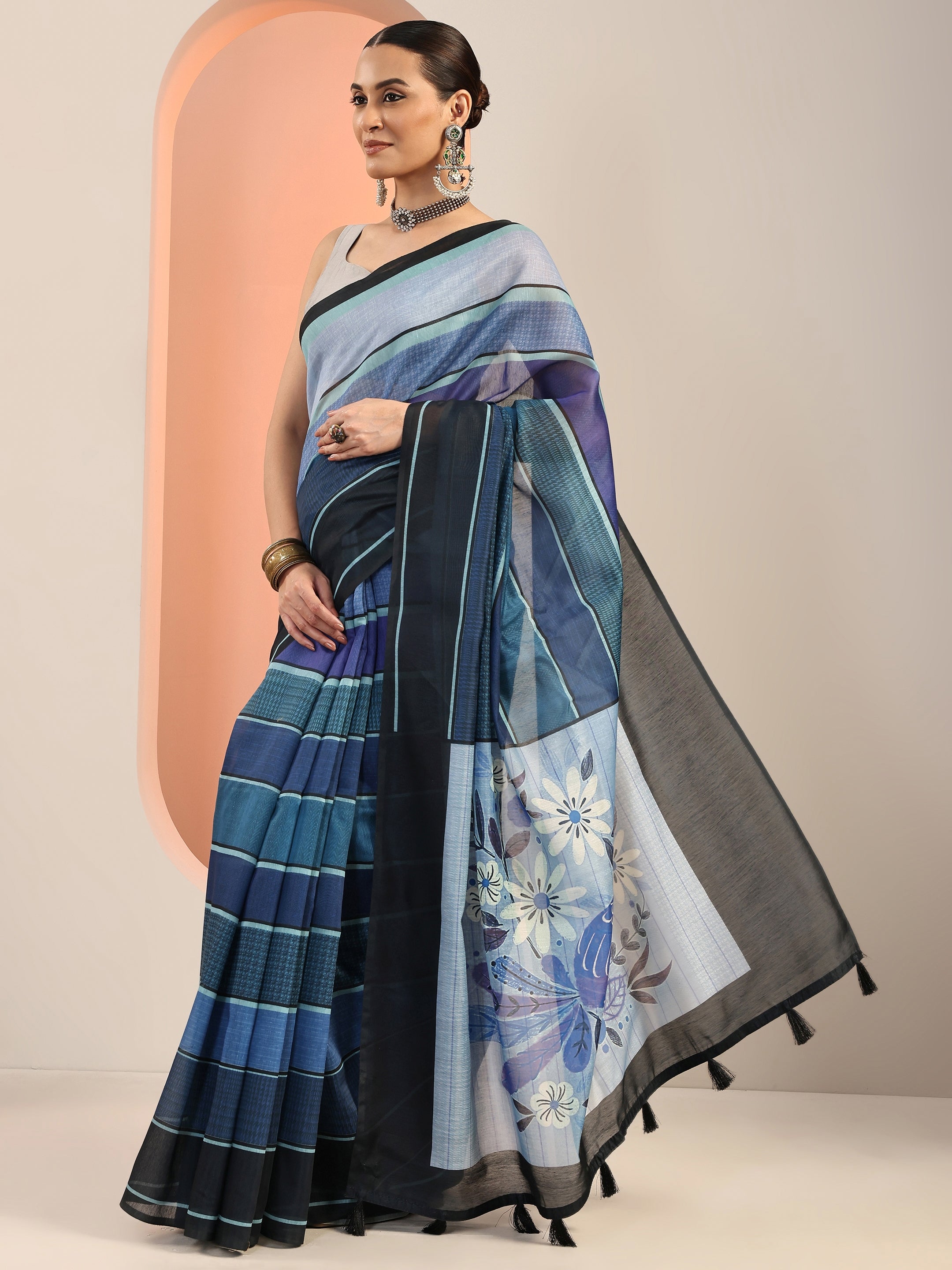 Blue Printed Silk Blend Saree With Unstitched Blouse Piece