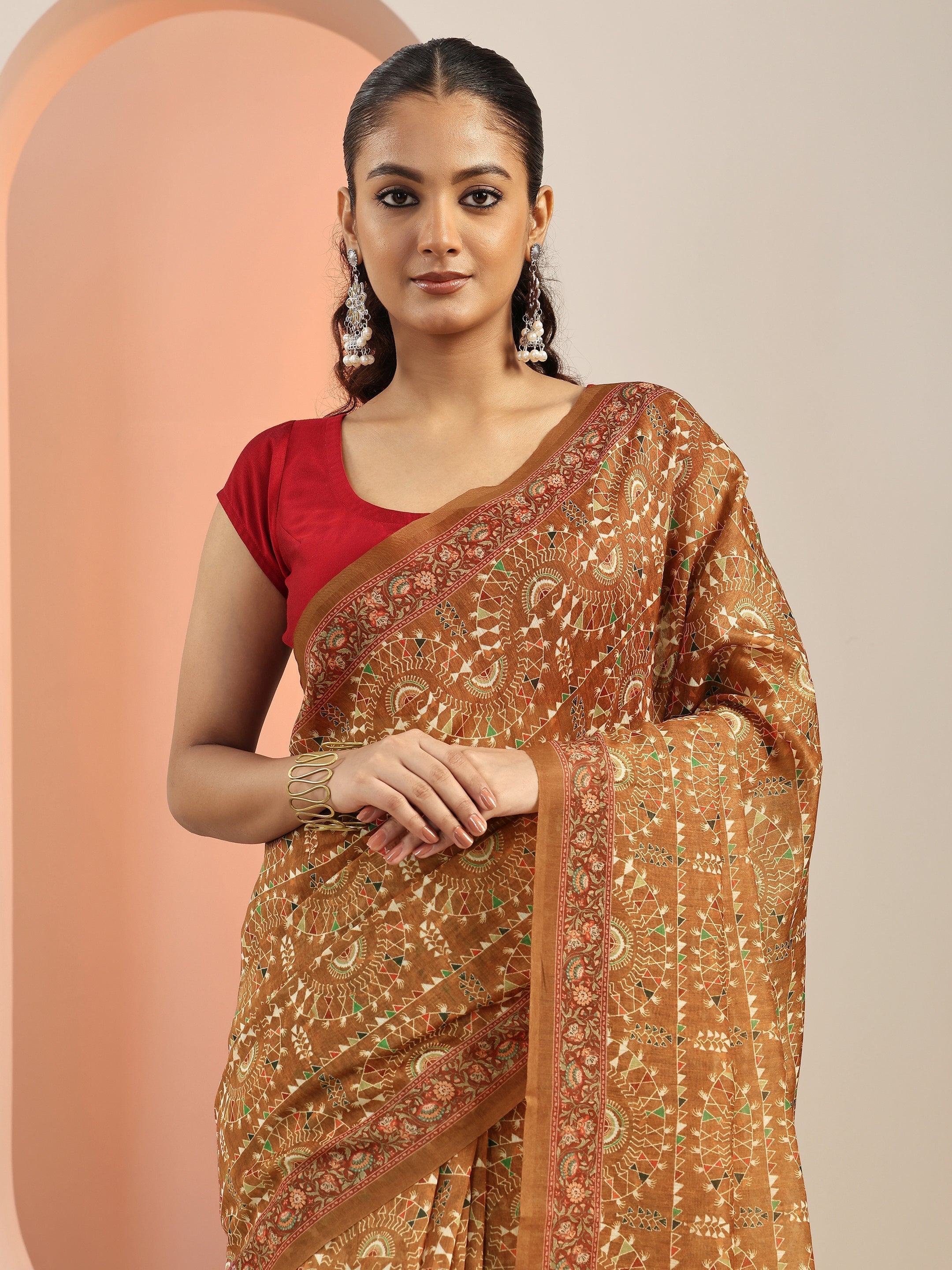 Brown Printed Silk Blend Saree With Unstitched Blouse Piece