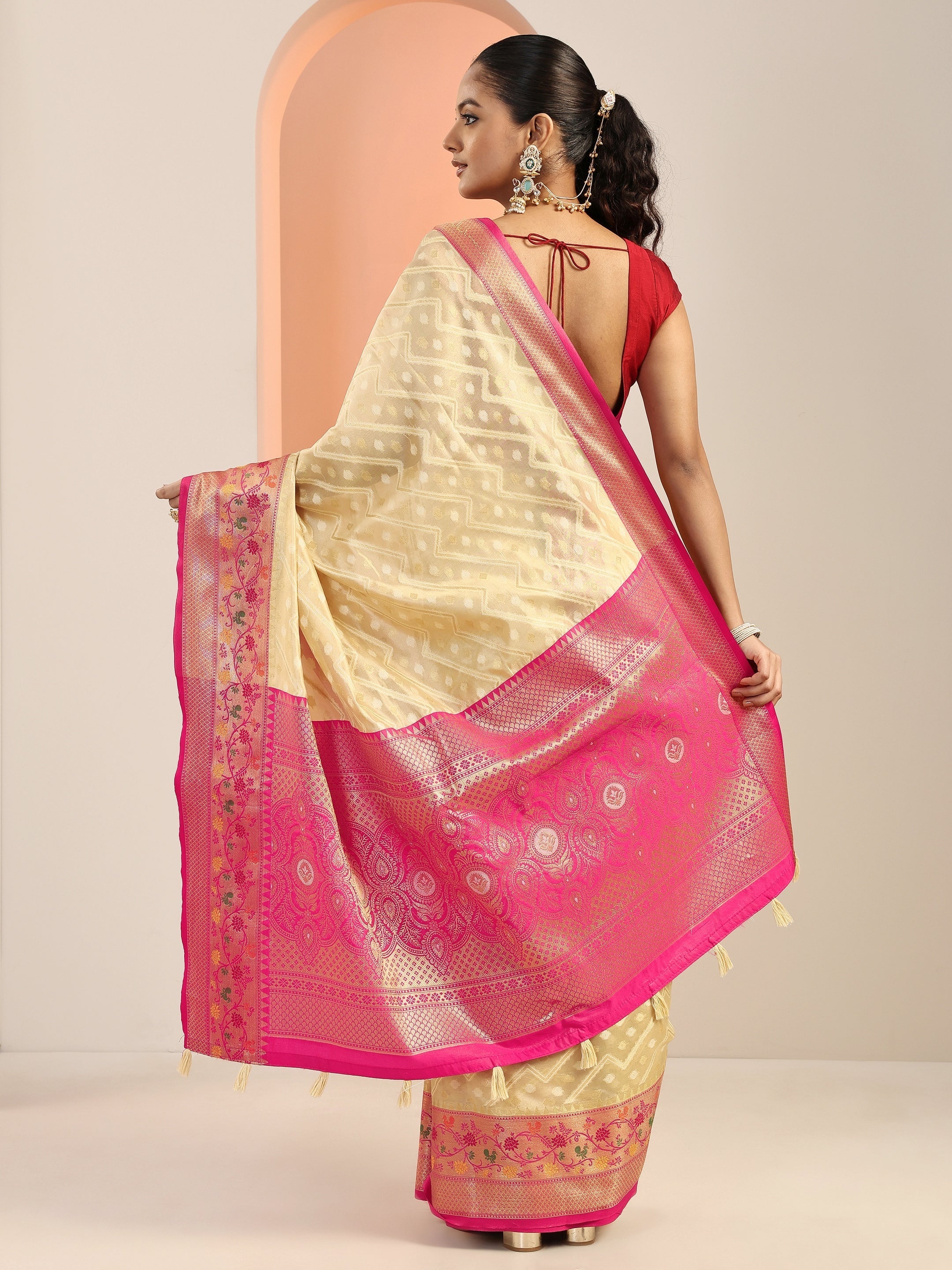 Beige Woven Silk Blend Saree With Unstitched Blouse Piece