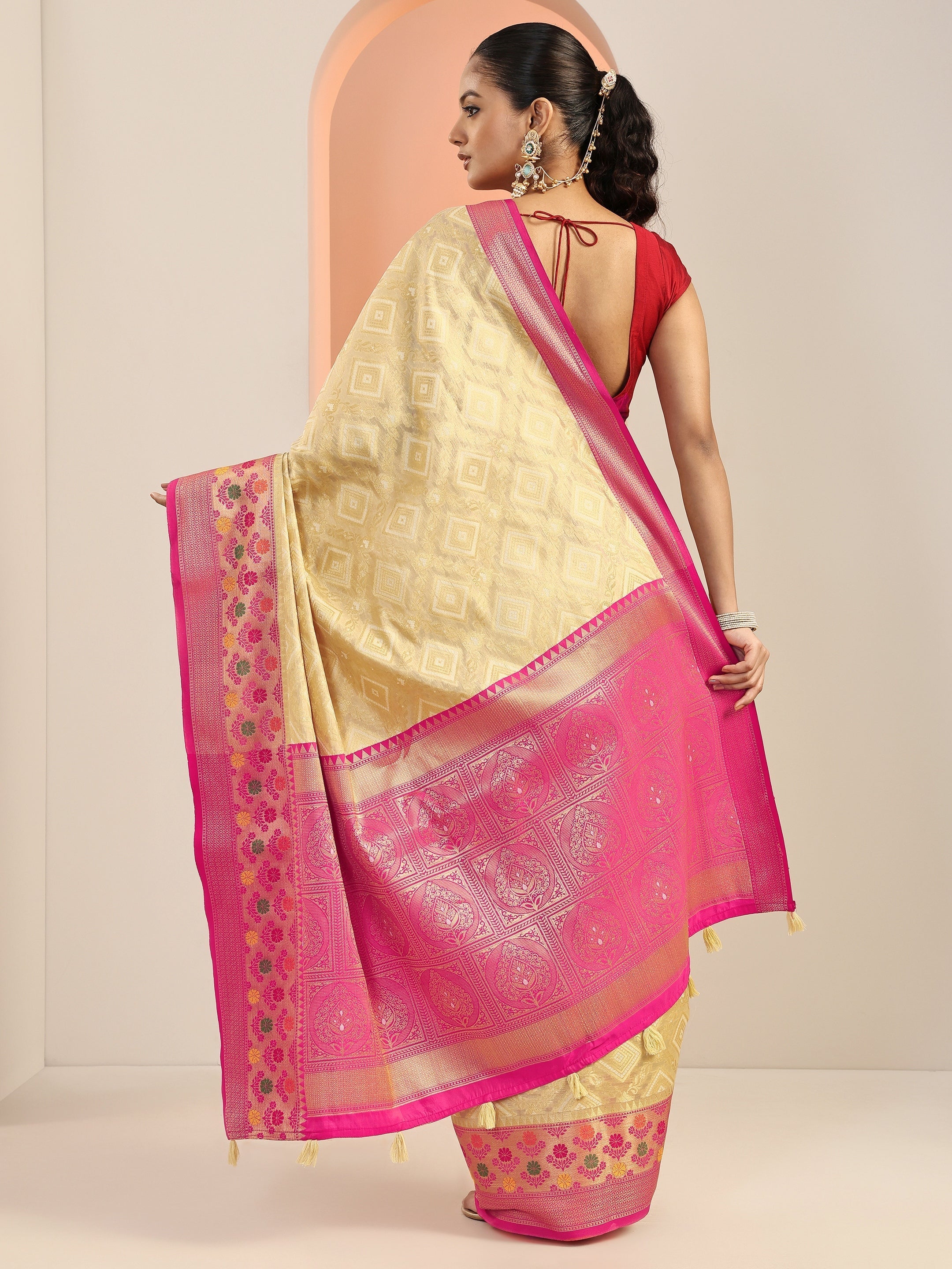 Beige Woven Silk Blend Saree With Unstitched Blouse Piece