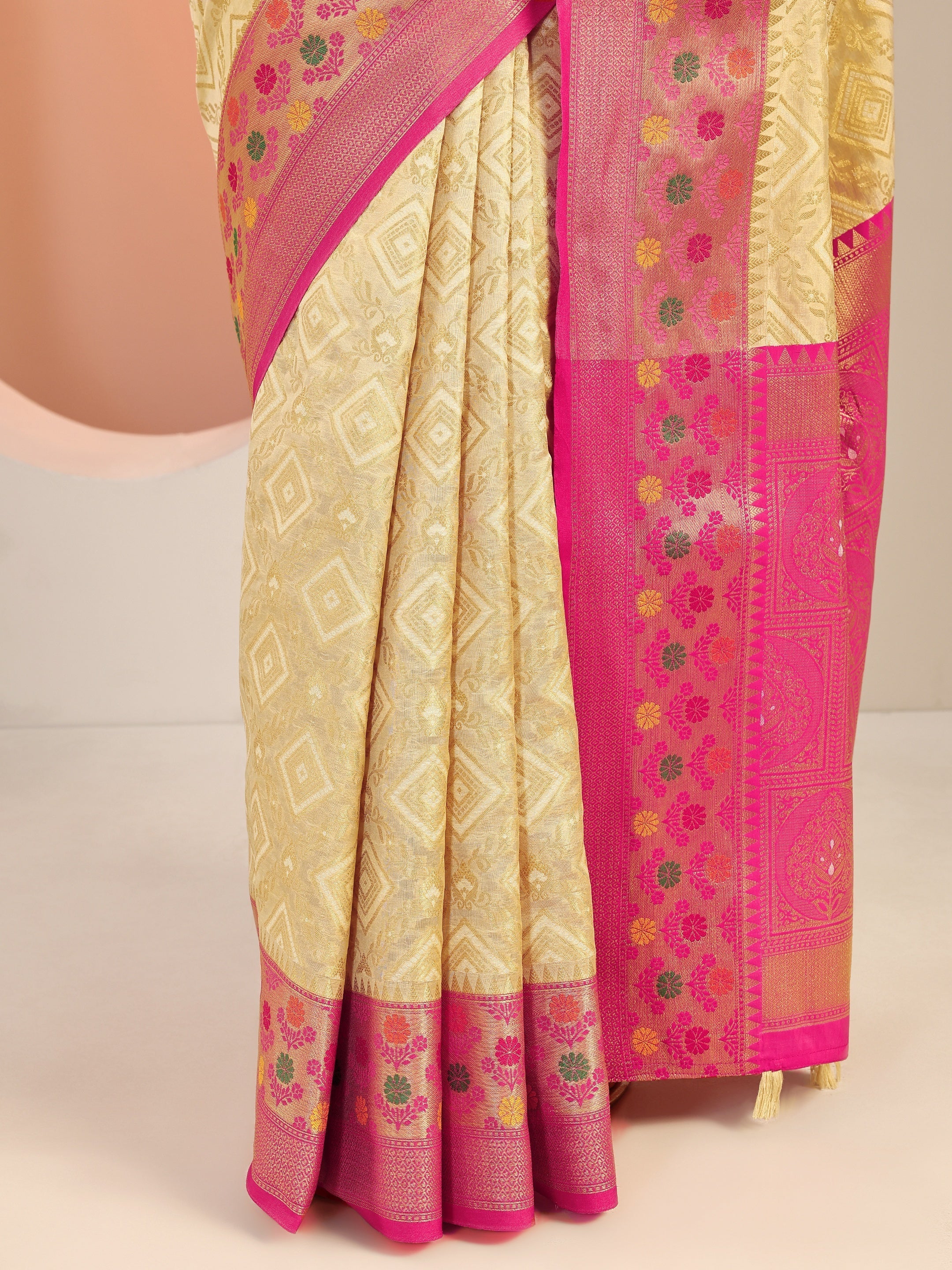 Beige Woven Silk Blend Saree With Unstitched Blouse Piece