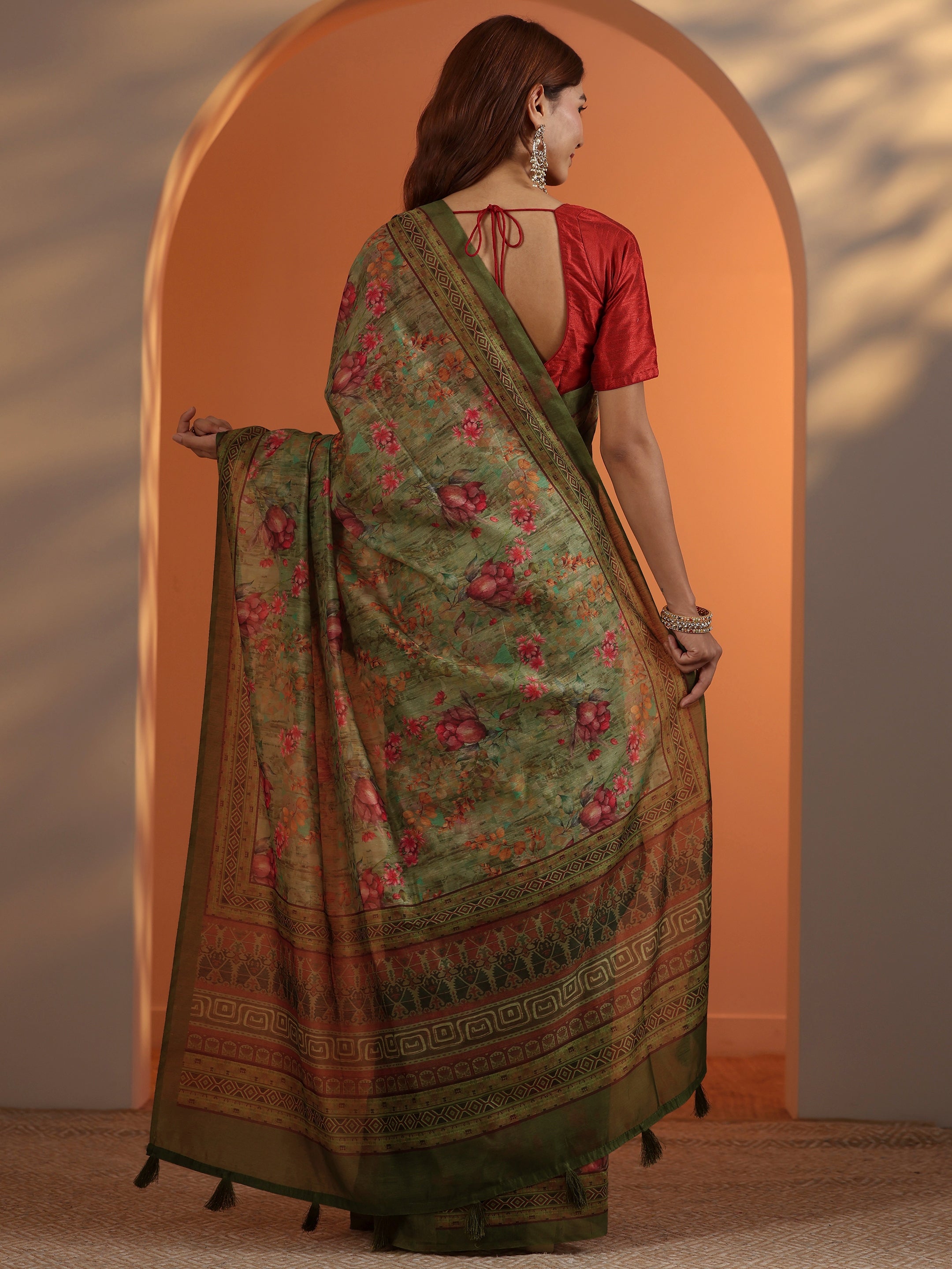 Green Printed Silk Blend Saree With Unstitched Blouse Piece