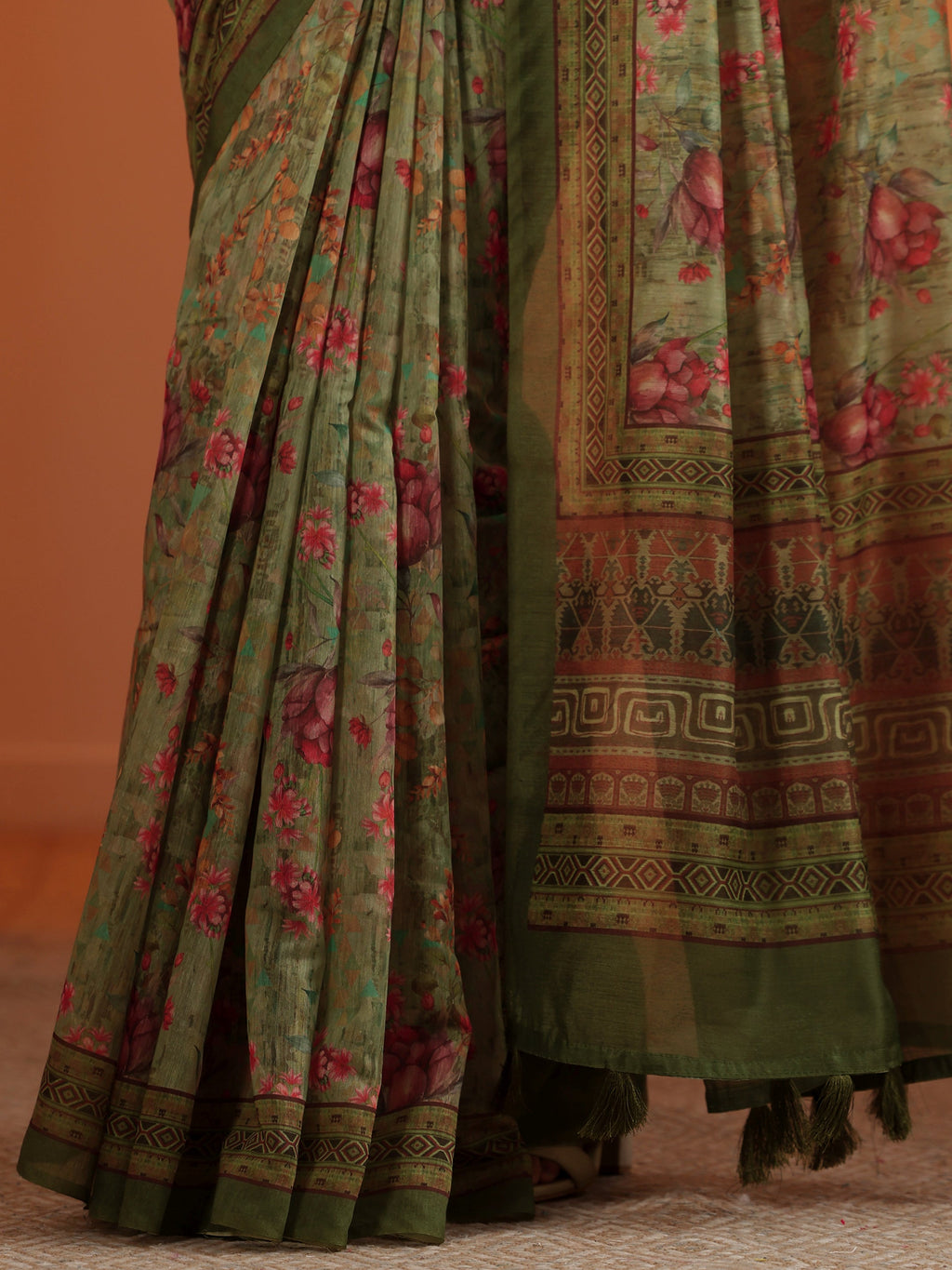 Green Printed Silk Blend Saree With Unstitched Blouse Piece