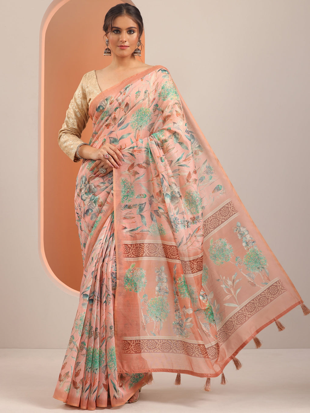 Peach Printed Silk Blend Saree With Unstitched Blouse Piece