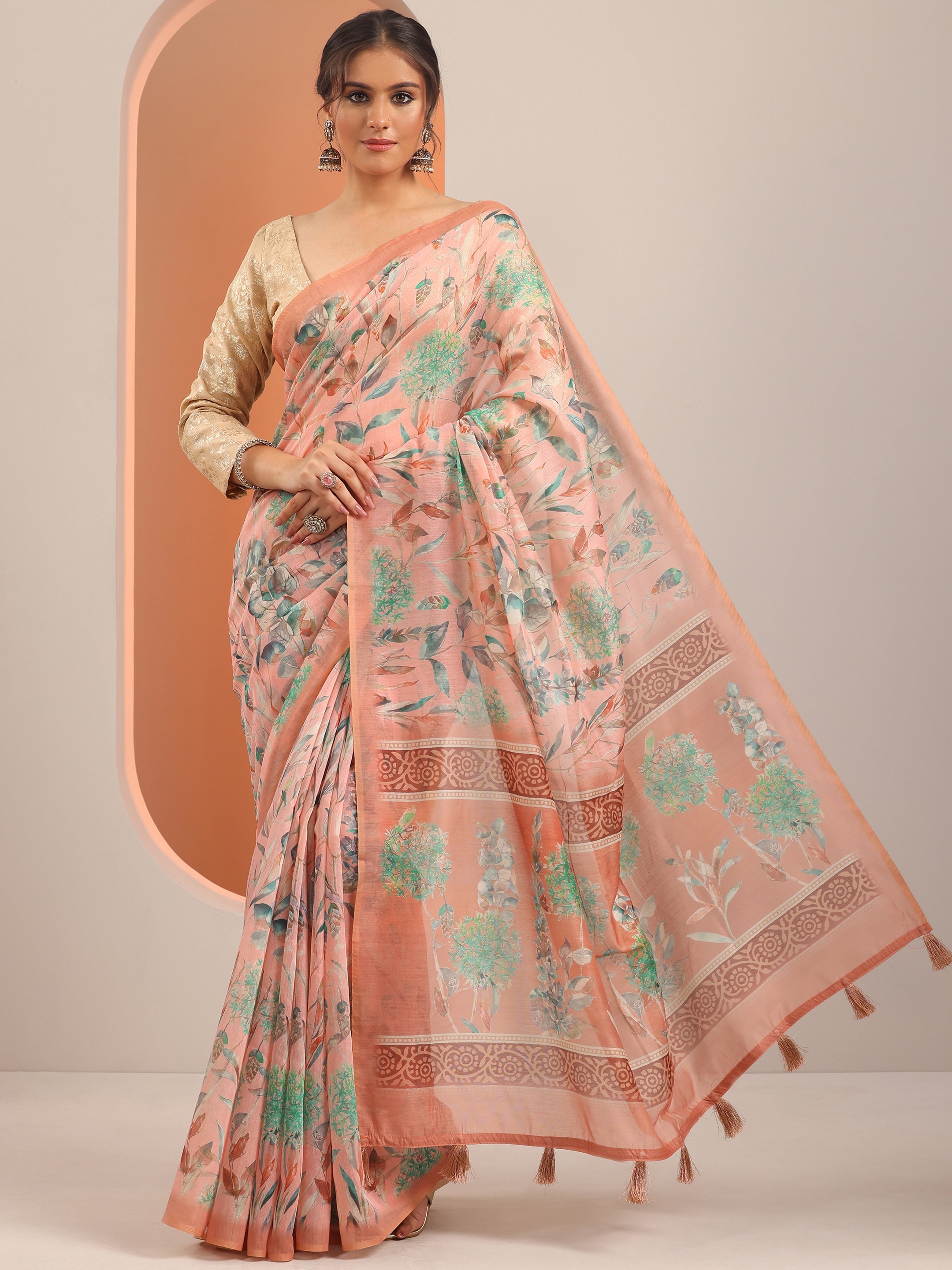 Peach Printed Silk Blend Saree With Unstitched Blouse Piece