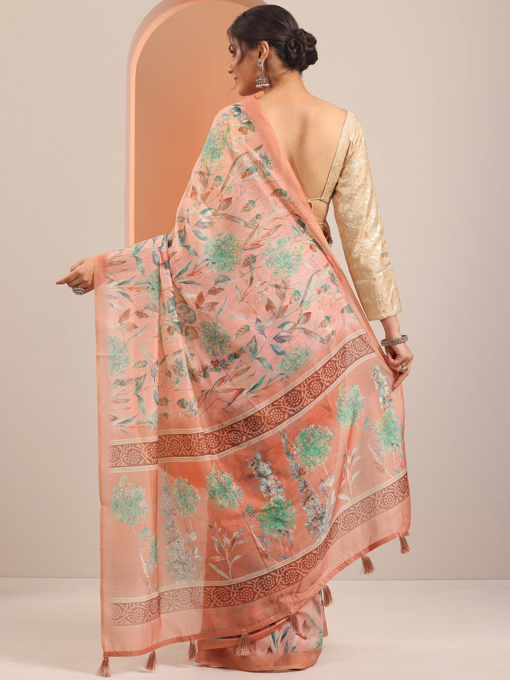 Peach Printed Silk Blend Saree With Unstitched Blouse Piece