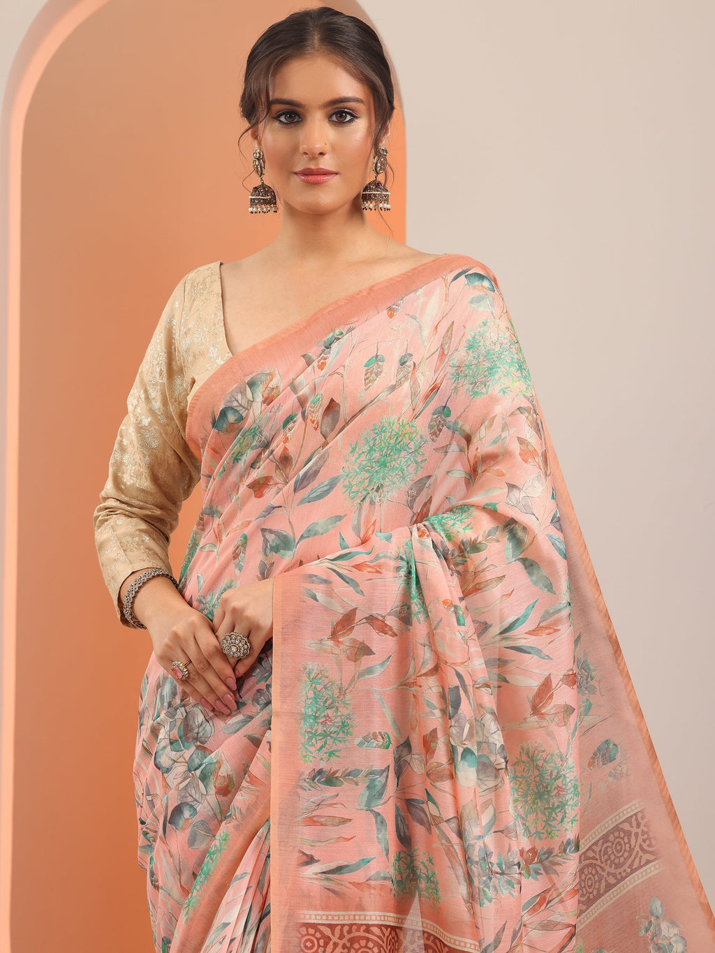 Peach Printed Silk Blend Saree With Unstitched Blouse Piece