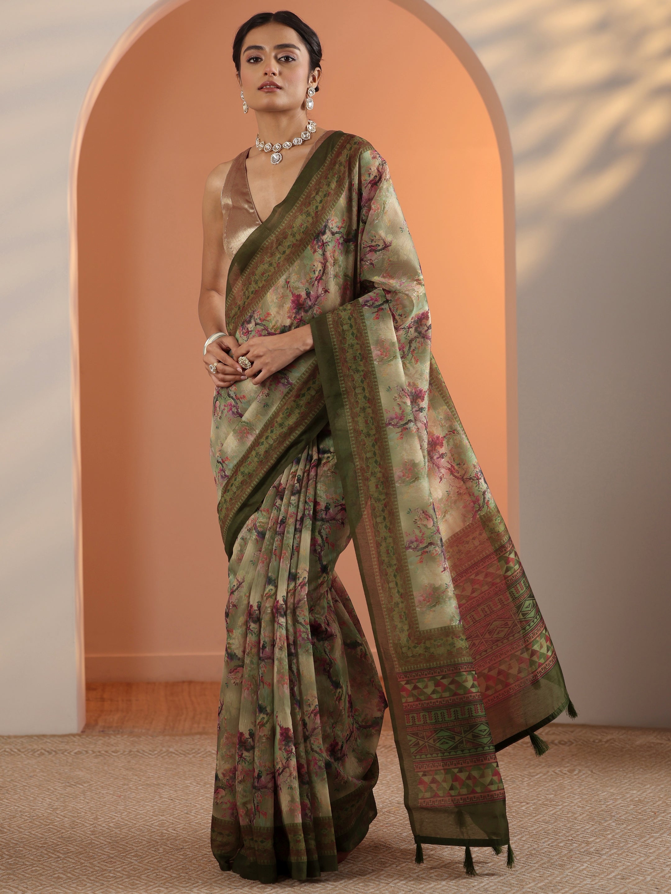 Green Printed Silk Blend Saree With Unstitched Blouse Piece