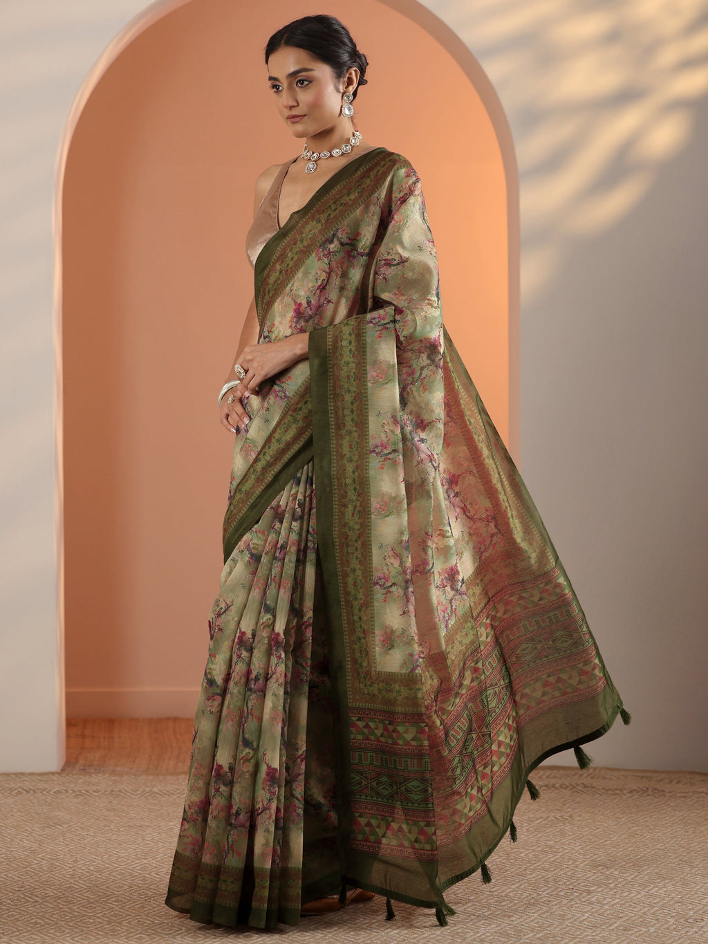 Green Printed Silk Blend Saree With Unstitched Blouse Piece