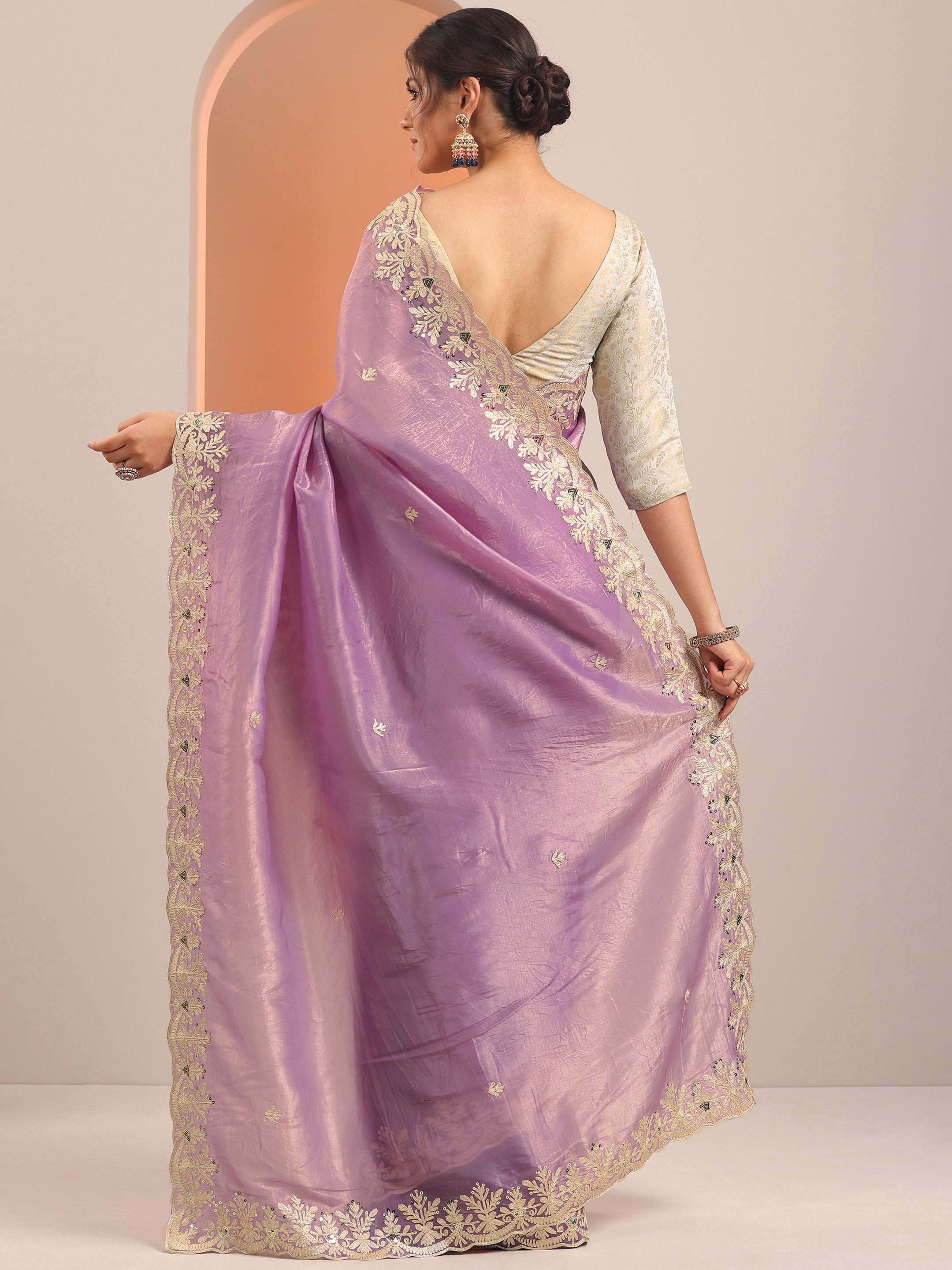 Lavender Embroidered Organza Saree With Unstitched Blouse Piece