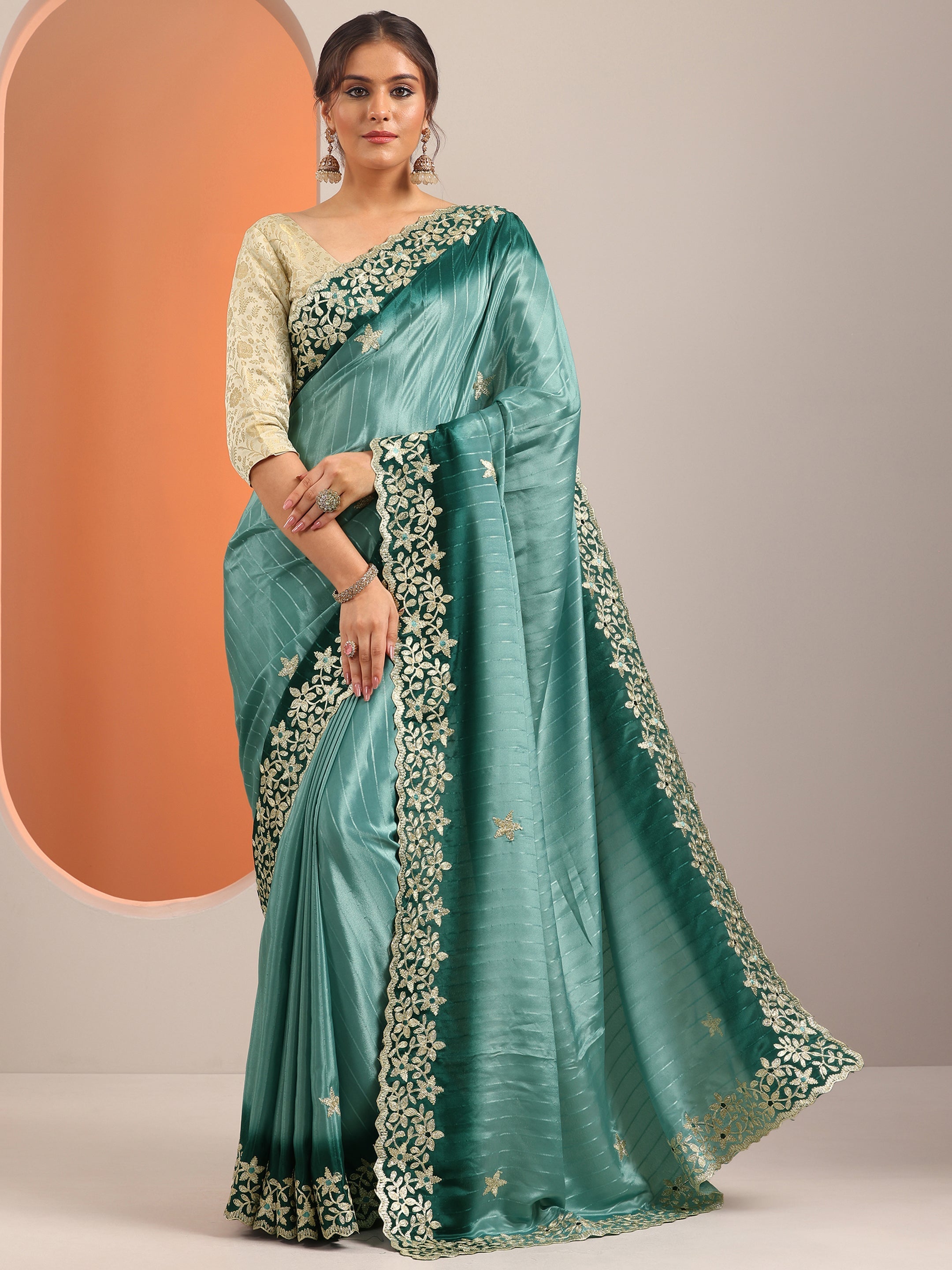 Blue Embellished Crepe Saree With Unstitched Blouse Piece