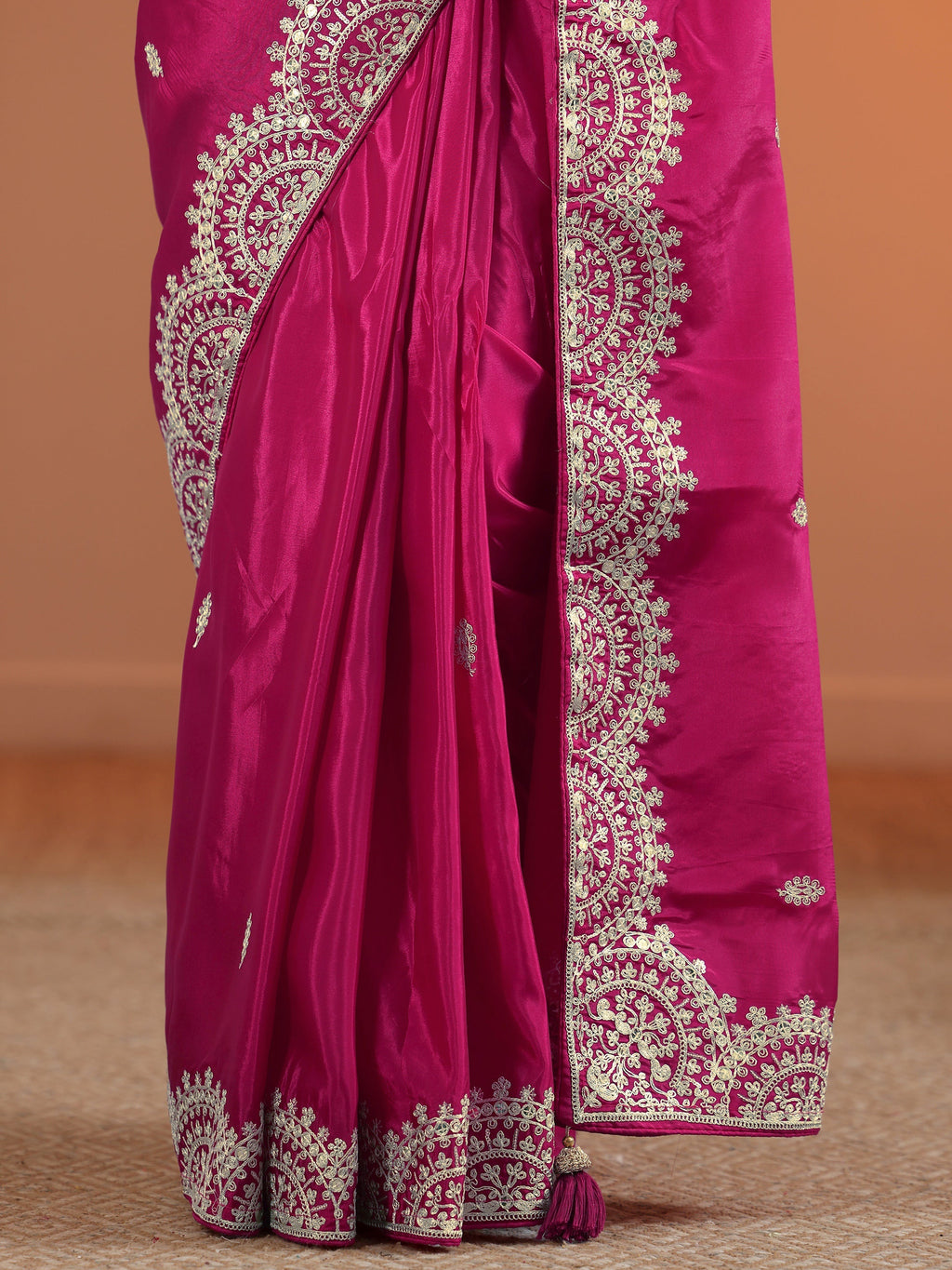 Pink Embellished Crepe Saree With Unstitched Blouse Piece