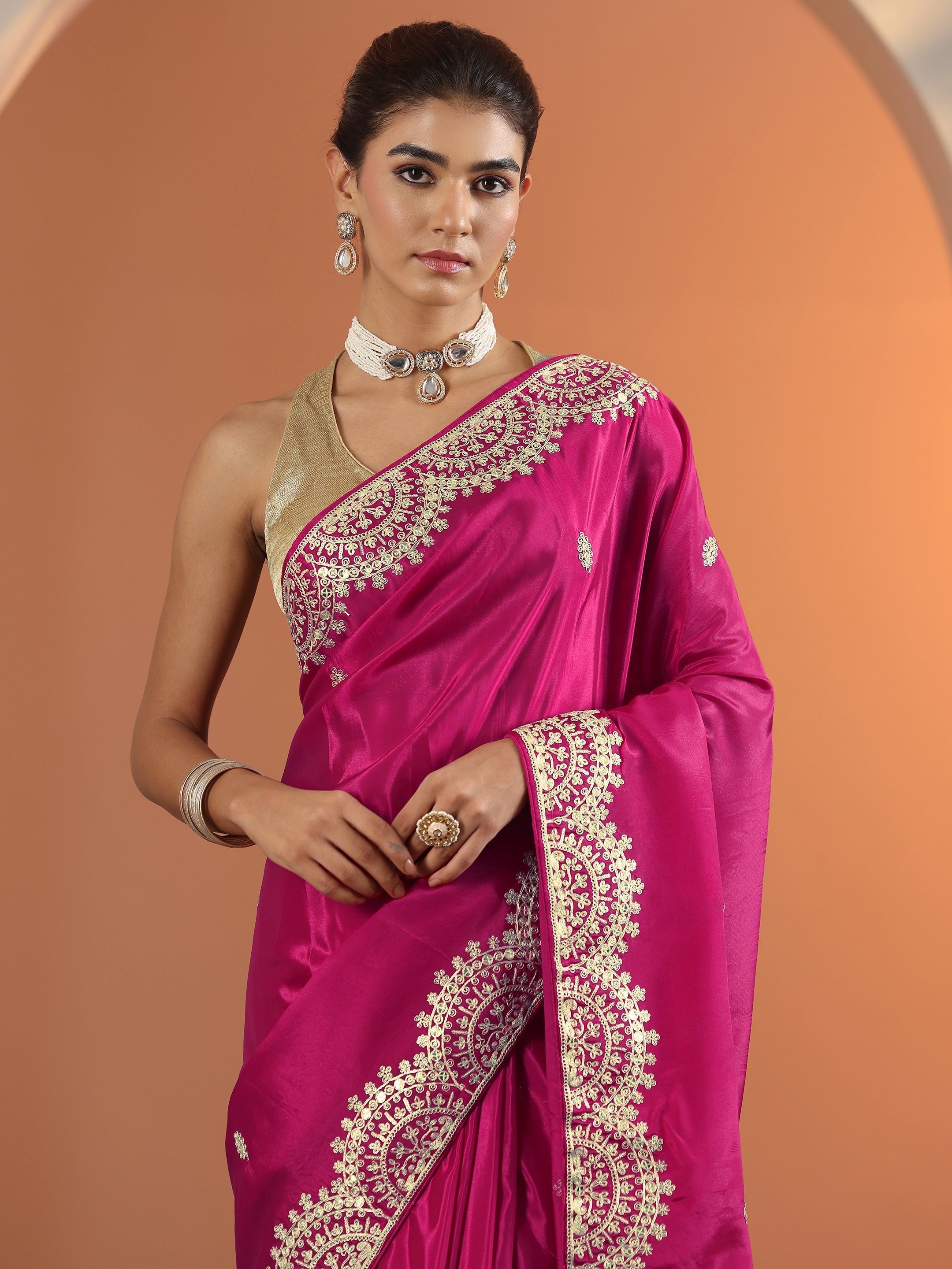Pink Embellished Crepe Saree With Unstitched Blouse Piece