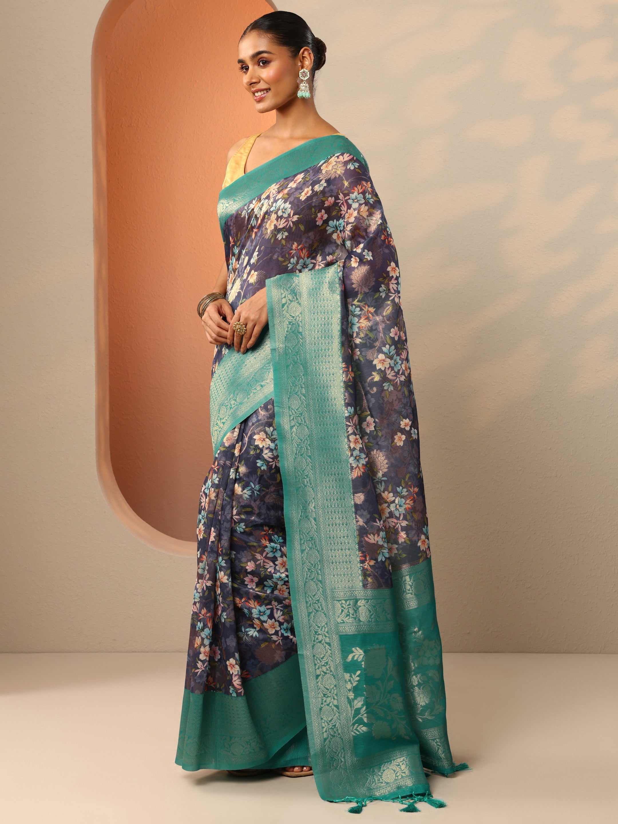 Blue Printed Silk Blend Saree With Unstitched Blouse Piece