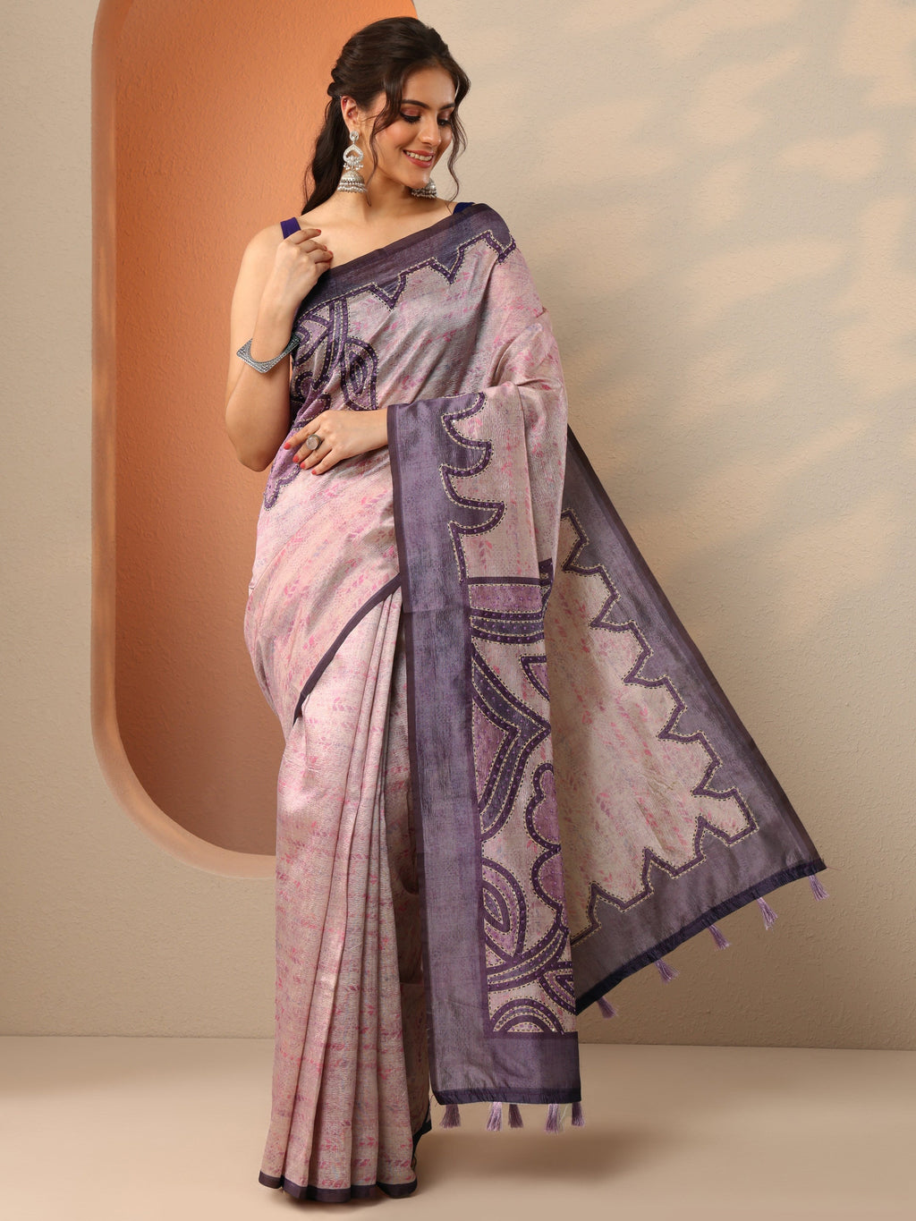 Lavender Embellished Silk Blend Saree With Unstitched Blouse Piece